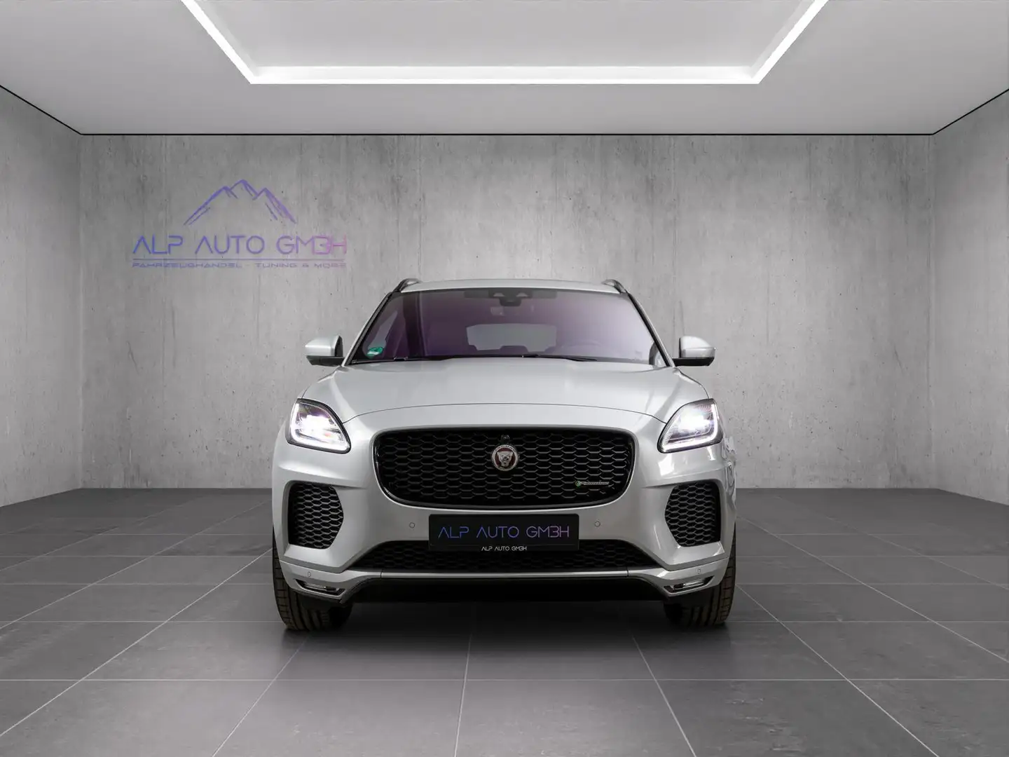Jaguar E-Pace 2.0 T R-Dynamic SE/VC/DAB/PANO/360°/LED Ezüst - 2
