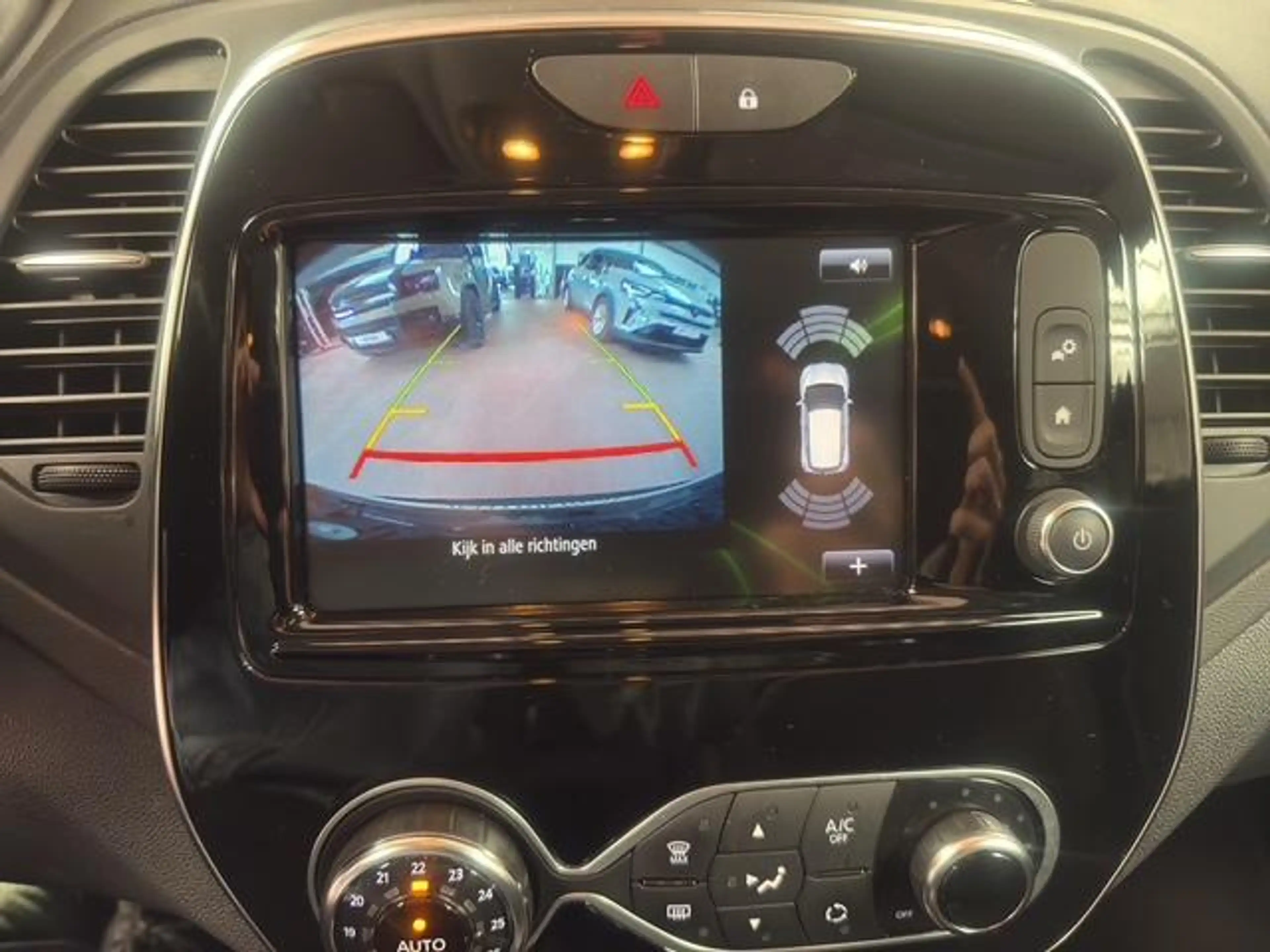 Renault Captur Intens — photo 13