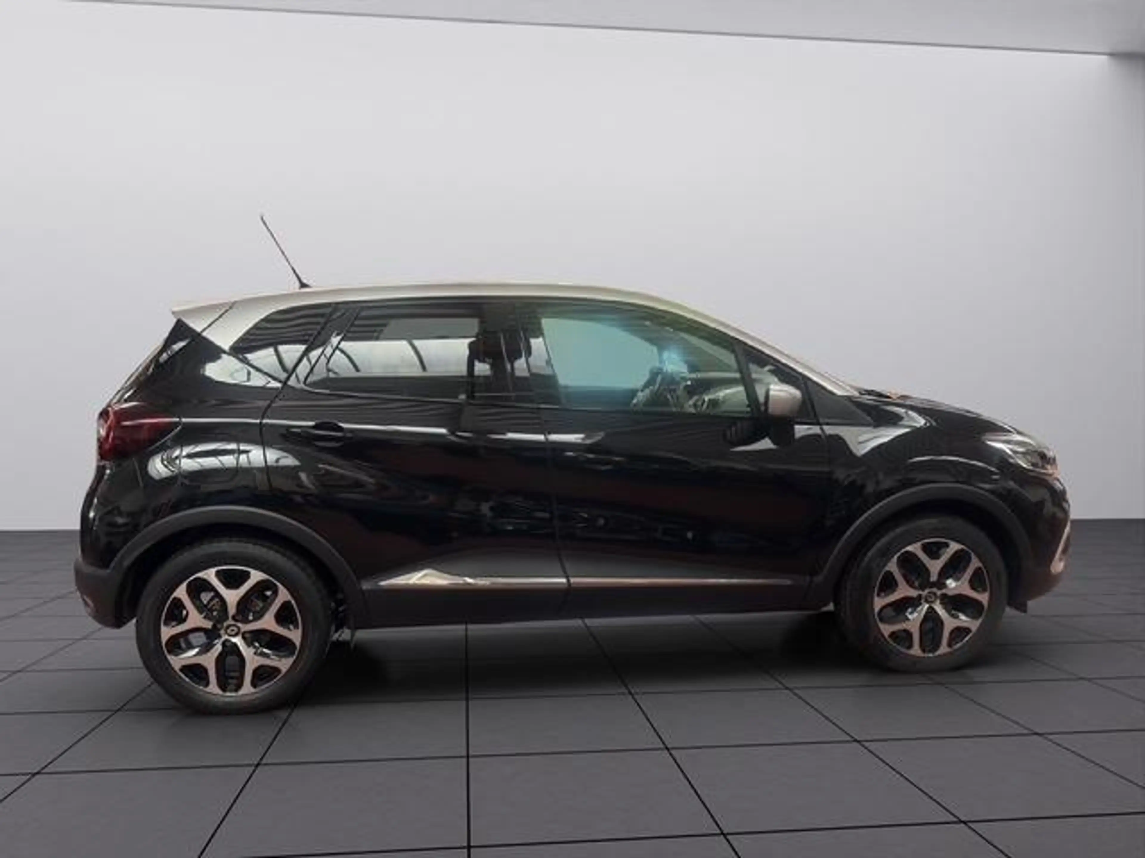 Renault Captur Intens — photo 6