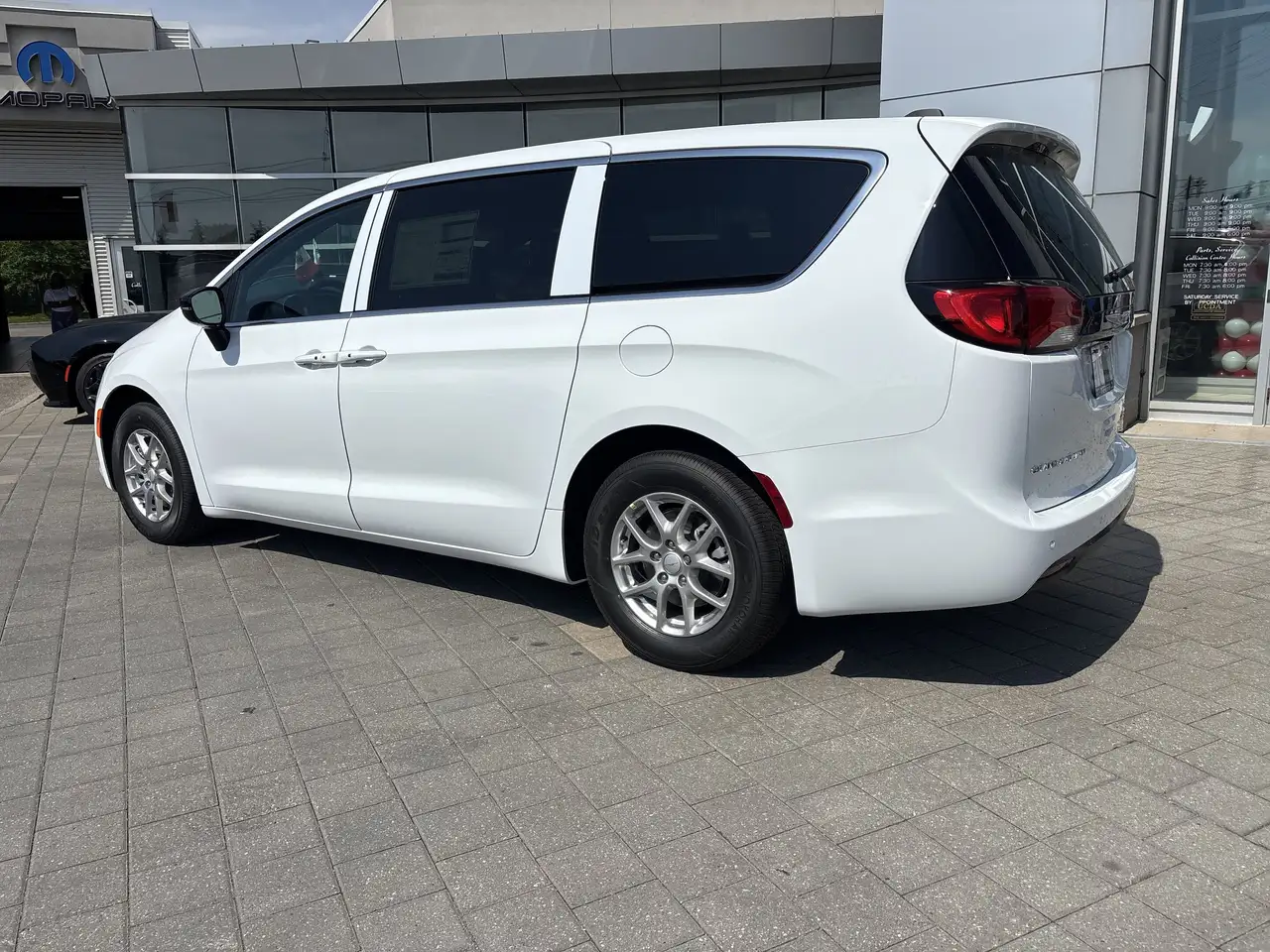 Chrysler Grand Caravan снимка Chrysler Grand Caravan