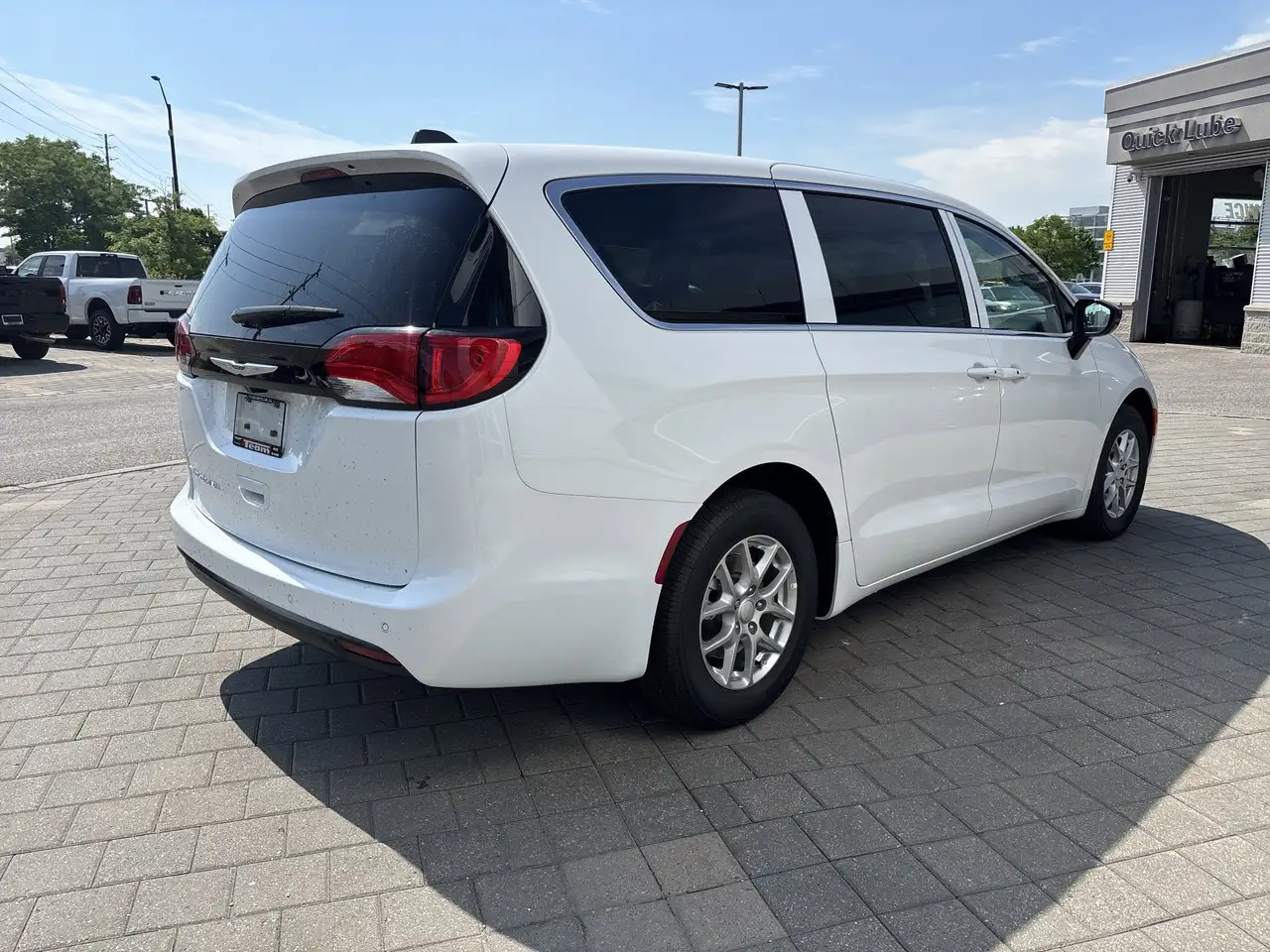 Chrysler Grand Caravan снимка Chrysler Grand Caravan