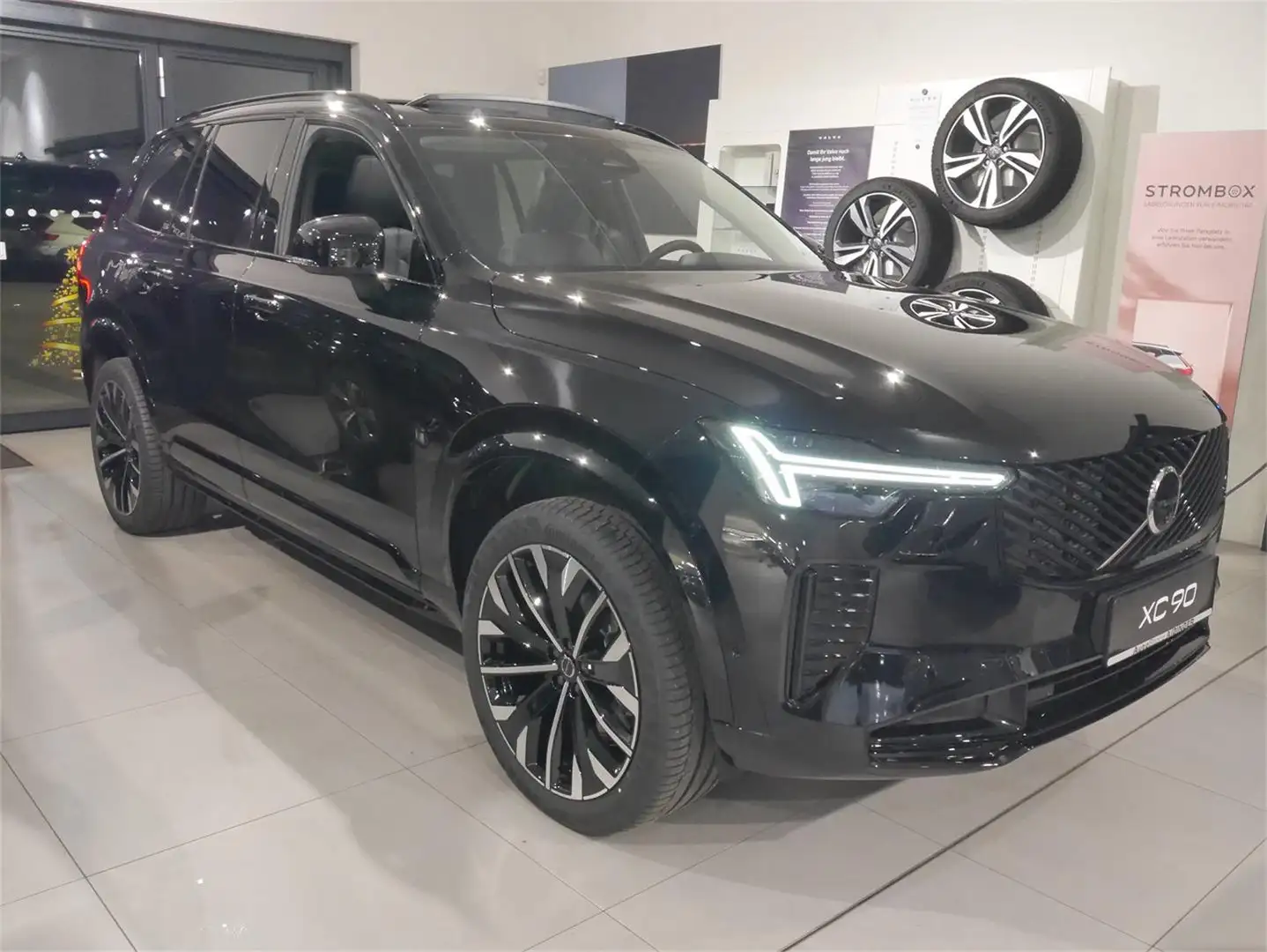 Volvo XC90 T8 AWD Facelift Plus Dark Schwarz - 2