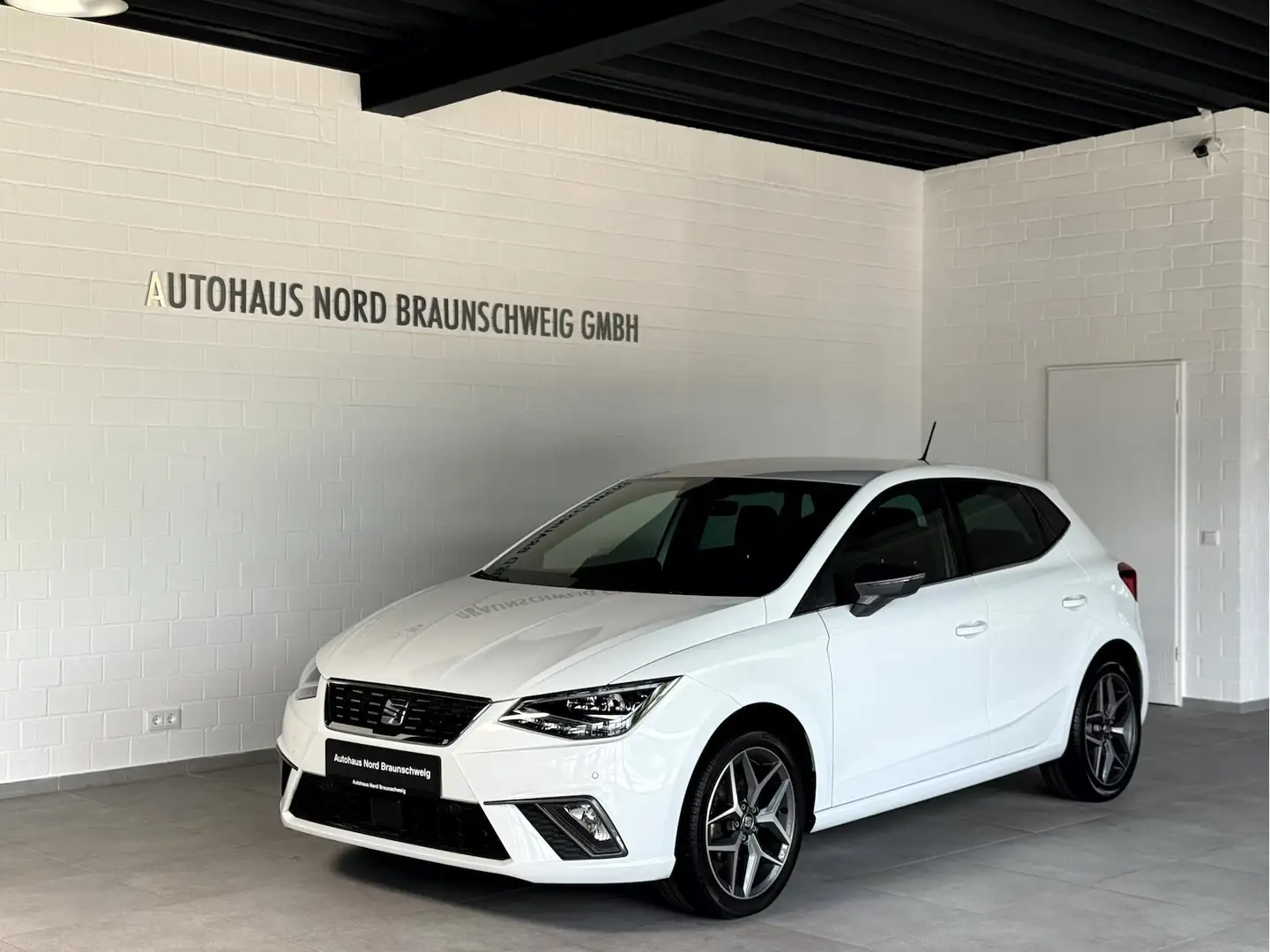SEAT Ibiza 1.0 TSI DSG*LED*Navi*Virtual*ACC*Keyless* Weiß - 1