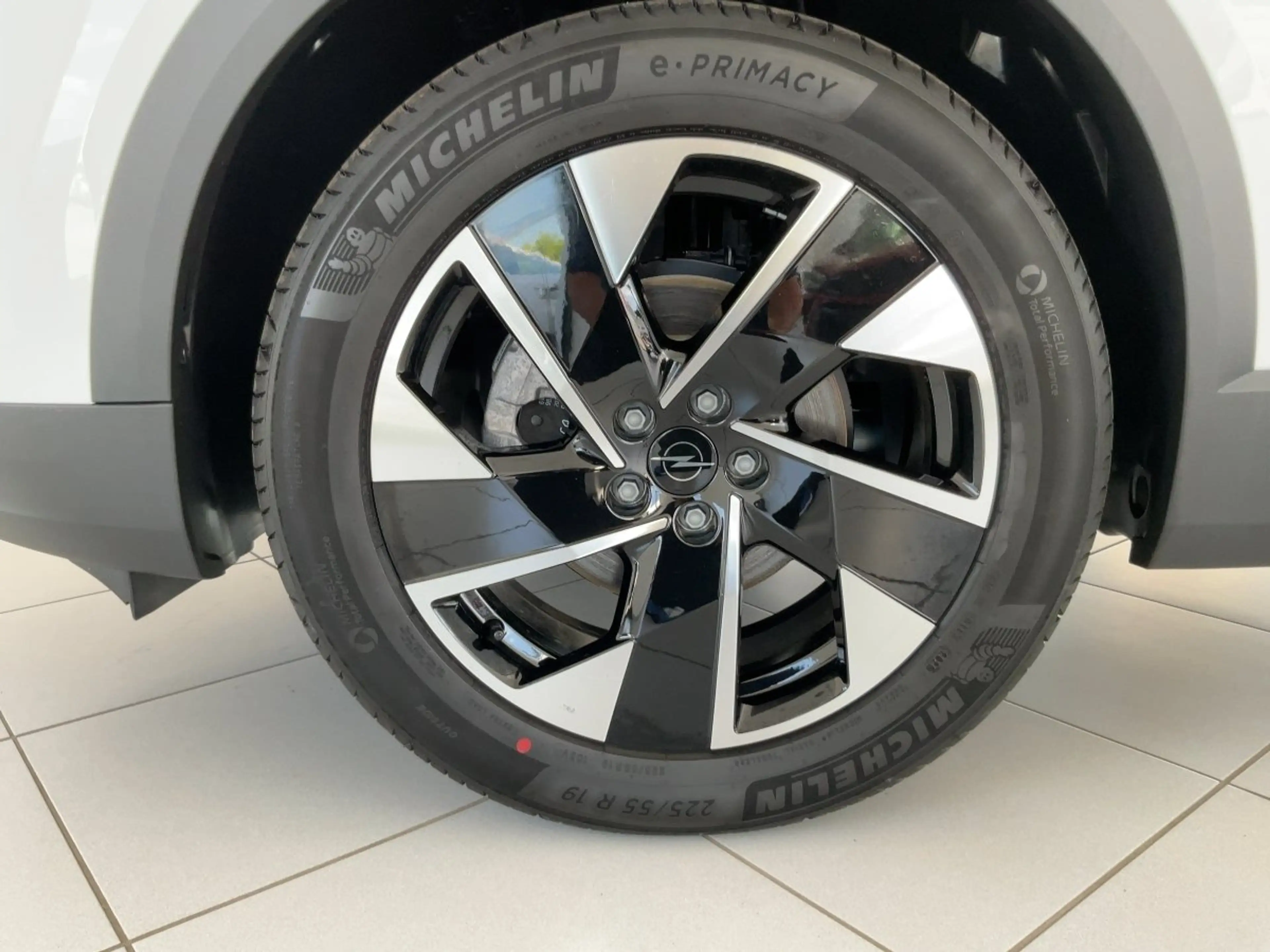 Opel Grandland 1.2 48V Mild- W Edition LED+SHZ+KlimaA — photo 13