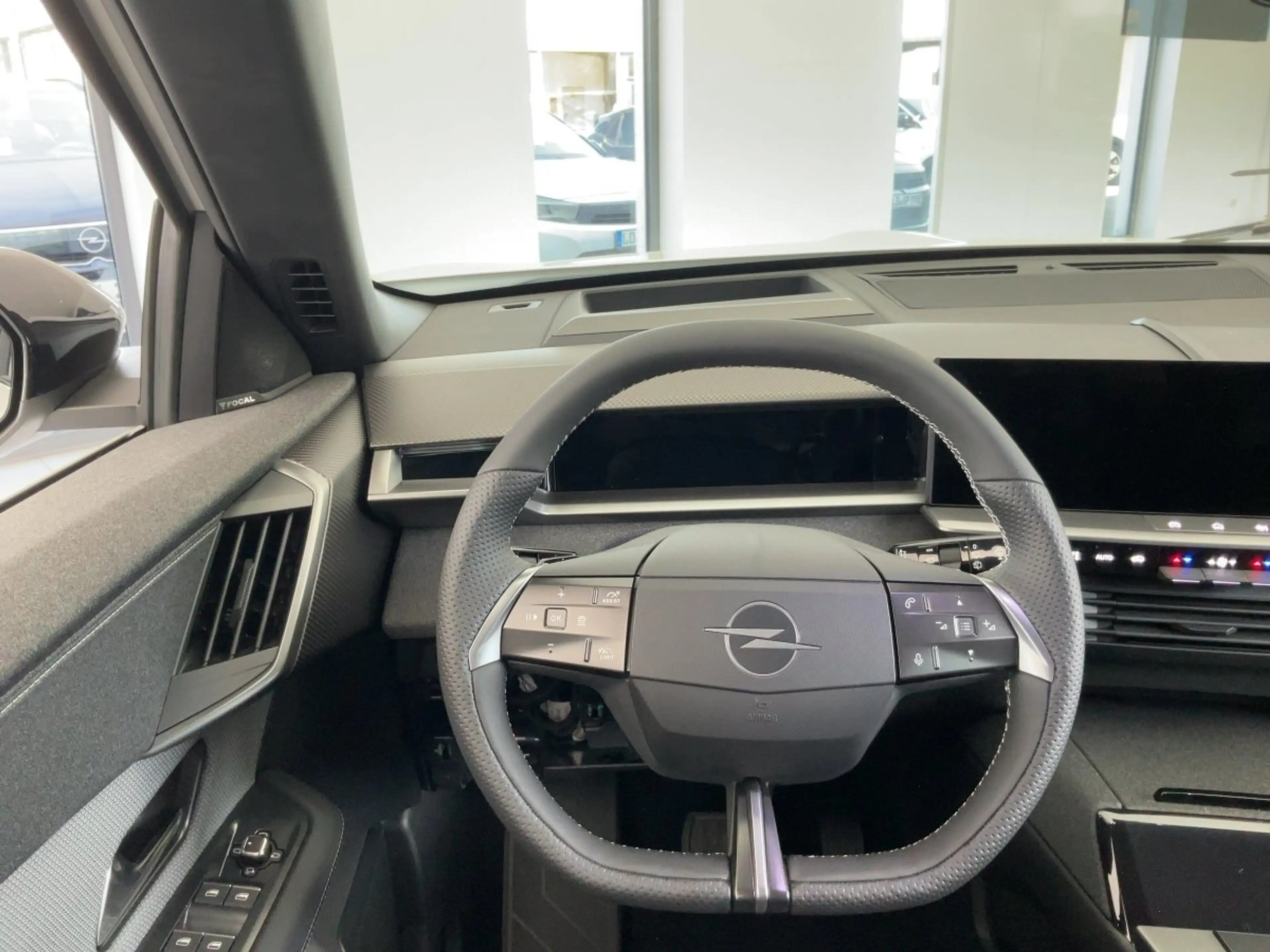 Opel Grandland 1.2 48V Mild- W Edition LED+SHZ+KlimaA — photo 10