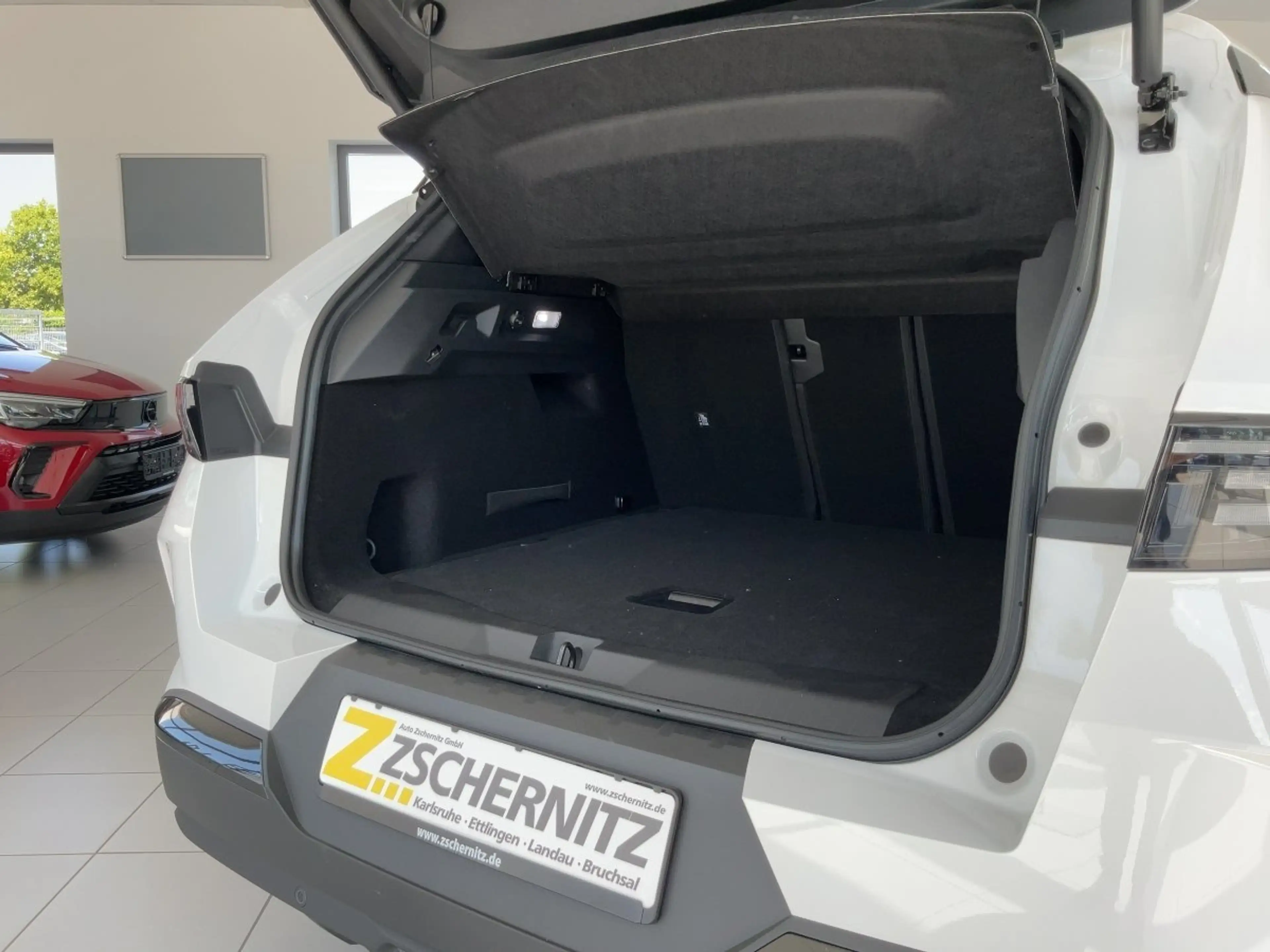 Opel Grandland 1.2 48V Mild- W Edition LED+SHZ+KlimaA — photo 6
