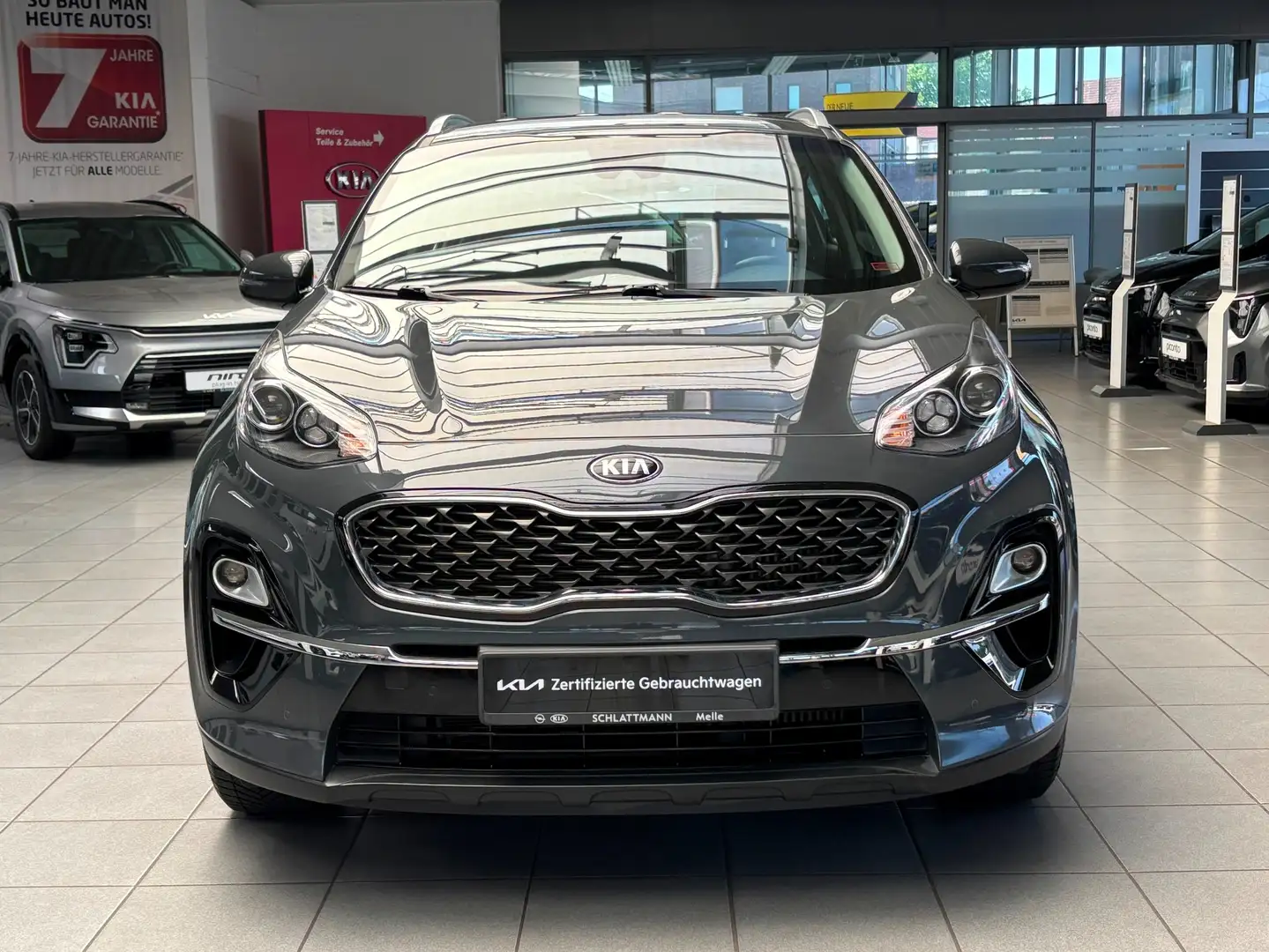 Kia Sportage 1.6 "Vision" *SHZ*LHZ*RFK*NAVI Gris - 2