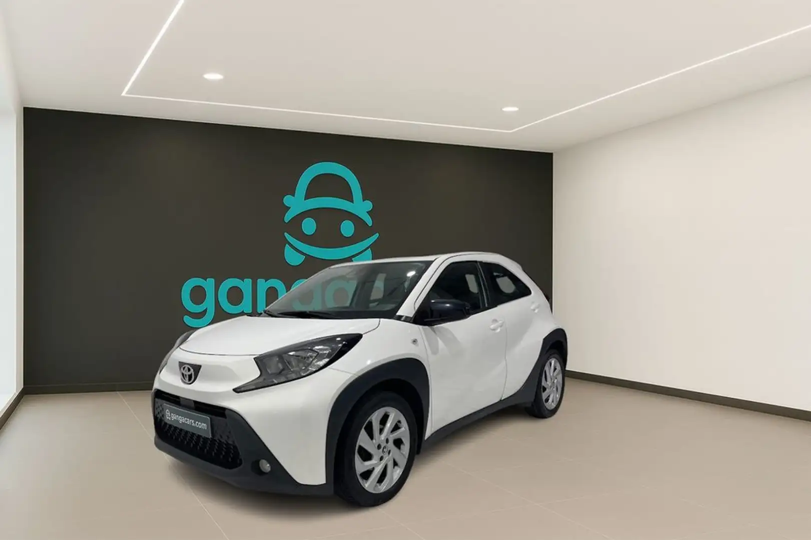 Toyota 1.0 VVT-I 72CV Play Білий - 1