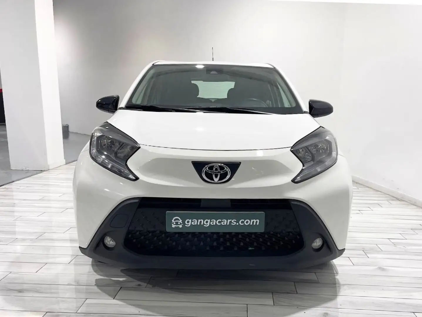 Toyota 1.0 VVT-I 72CV Play Blanco - 1