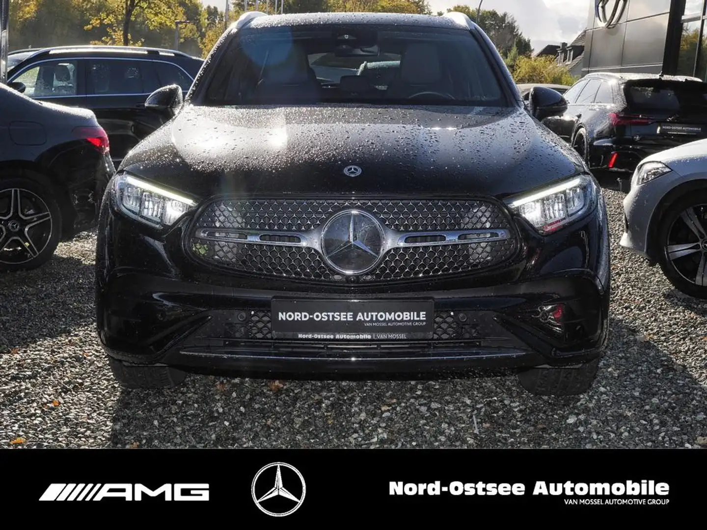 Mercedes-Benz GLC 300 d 4M AMG KAMERA DISTRONIC KEYLESS LED Schwarz - 2