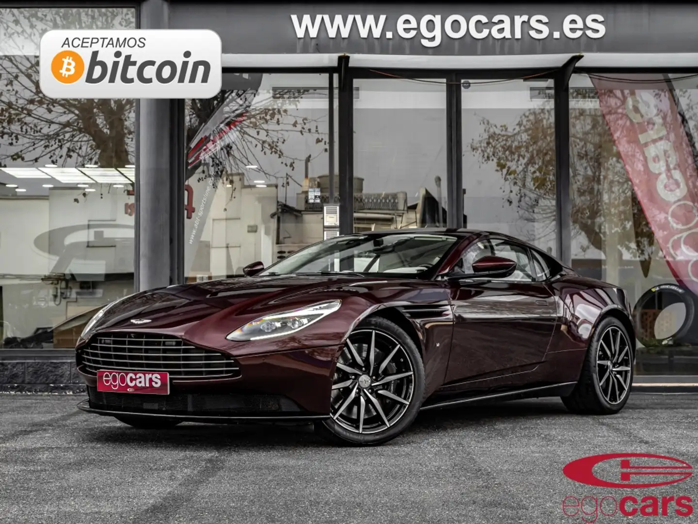 Aston Martin DB11 5.2 608 Burdeos - 1