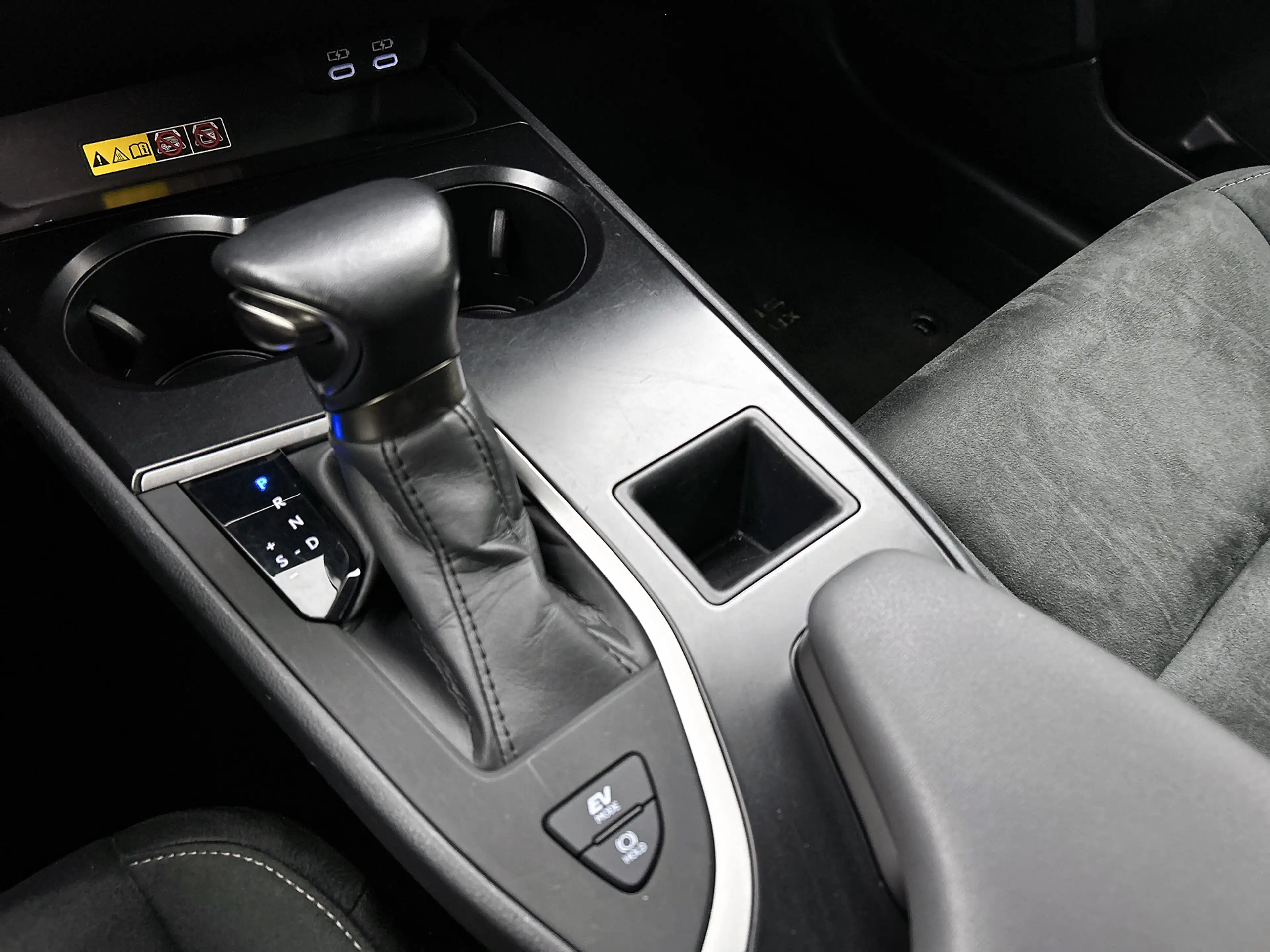 Lexus UX 250h Urban Line | Apple Carplay/Android Auto | Cruise c — photo 11