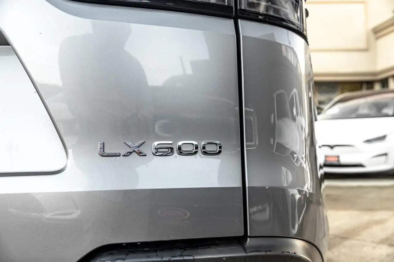 Lexus LX снимка Lexus LX