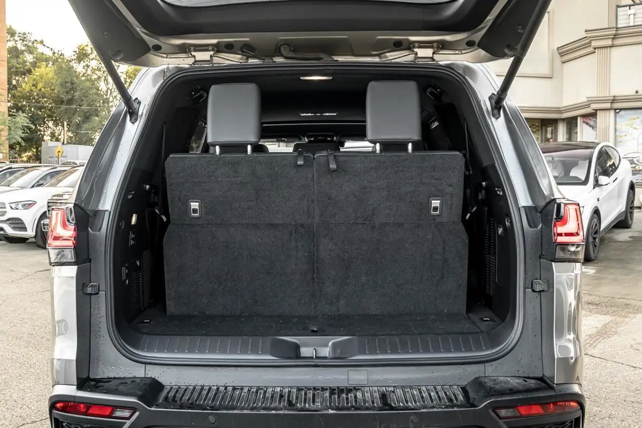 Lexus LX снимка Lexus LX