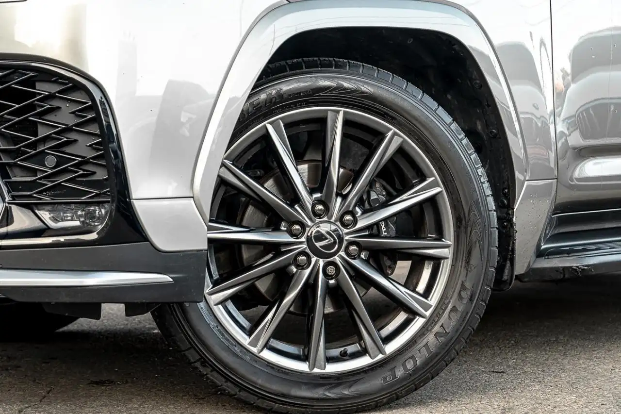 Lexus LX снимка Lexus LX