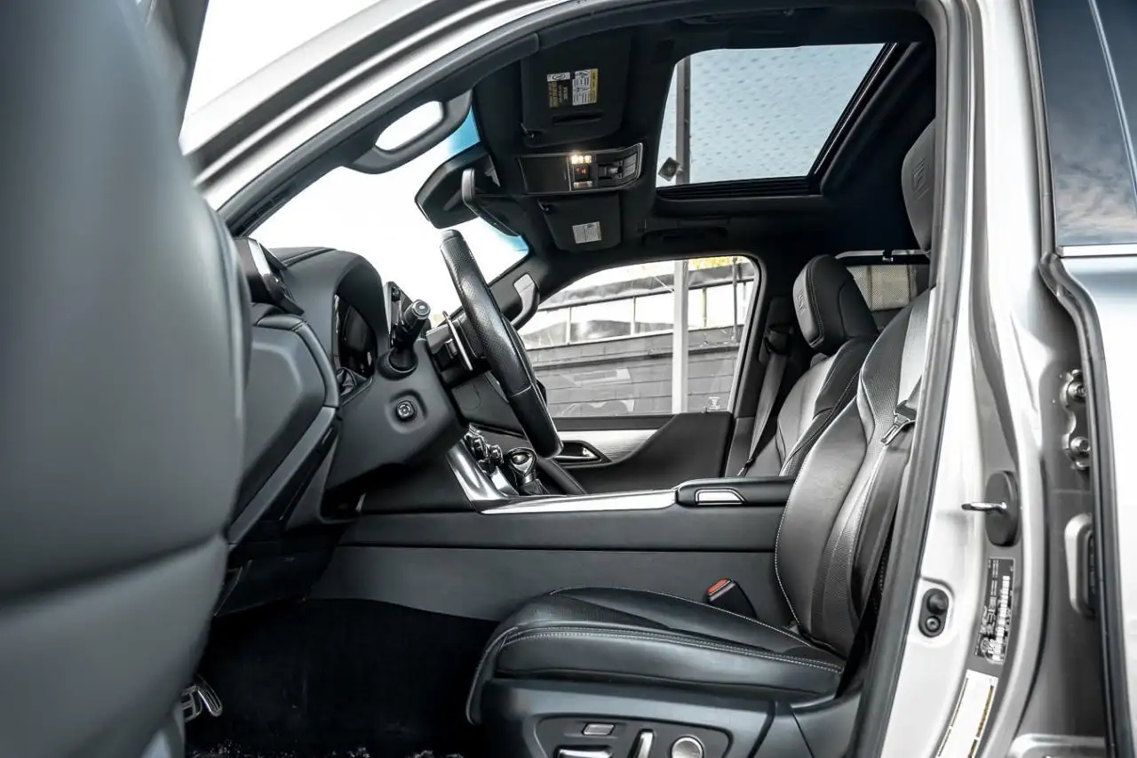 Lexus LX снимка Lexus LX