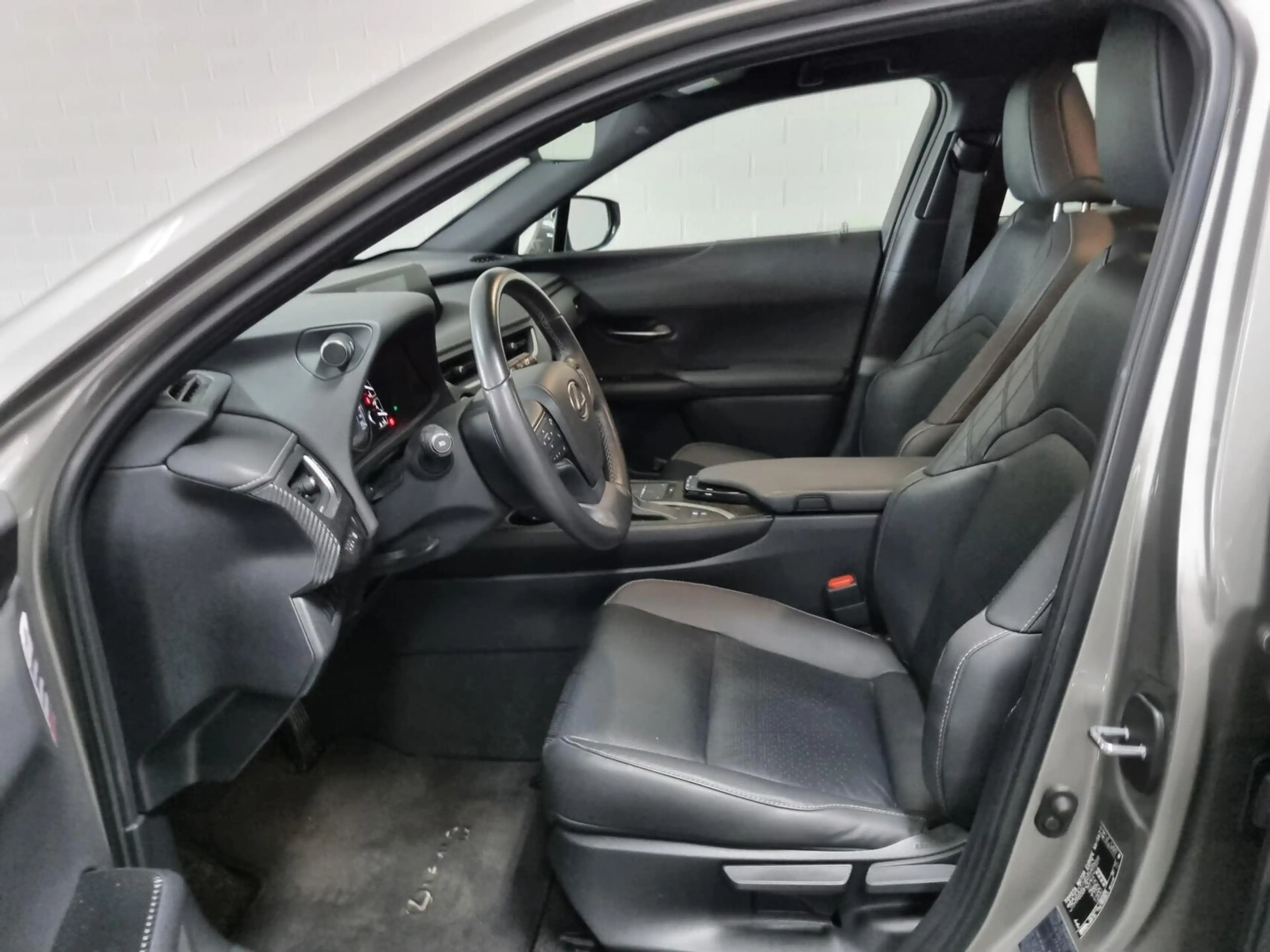 Lexus UX 250h Luxury Line / PDC / Leer / Trekhaak — photo 10