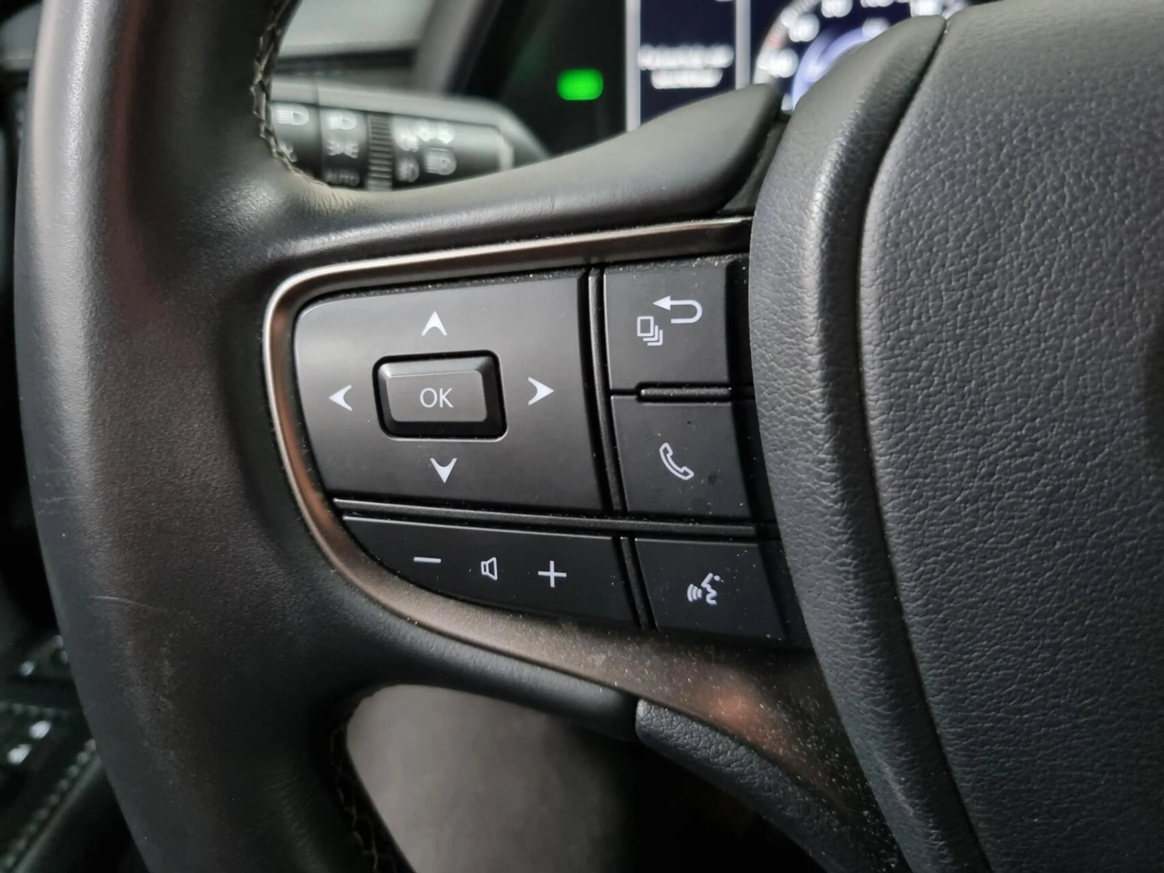 Lexus UX 250h Luxury Line / PDC / Leer / Trekhaak — photo 26