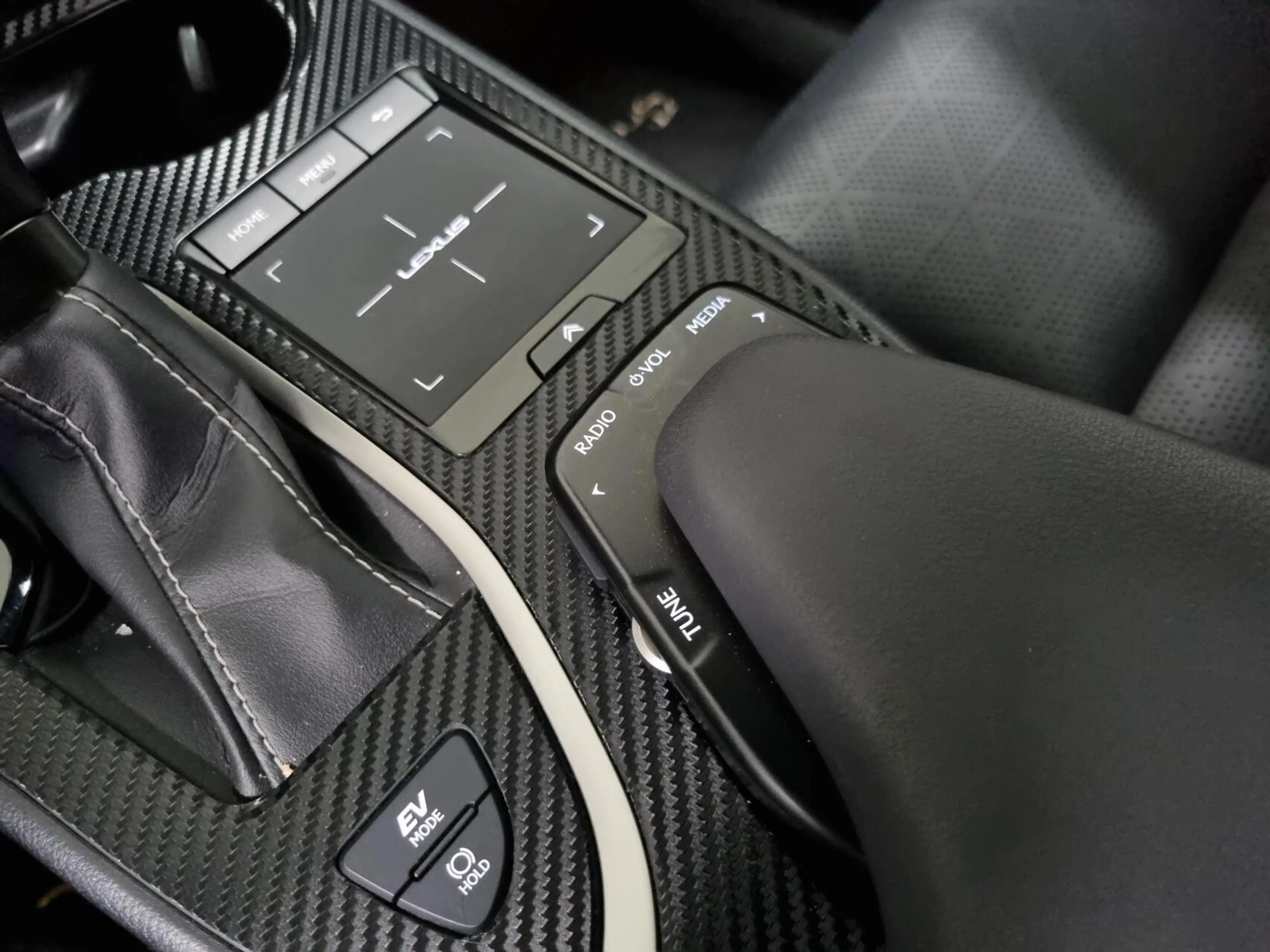 Lexus UX 250h Luxury Line / PDC / Leer / Trekhaak — photo 43