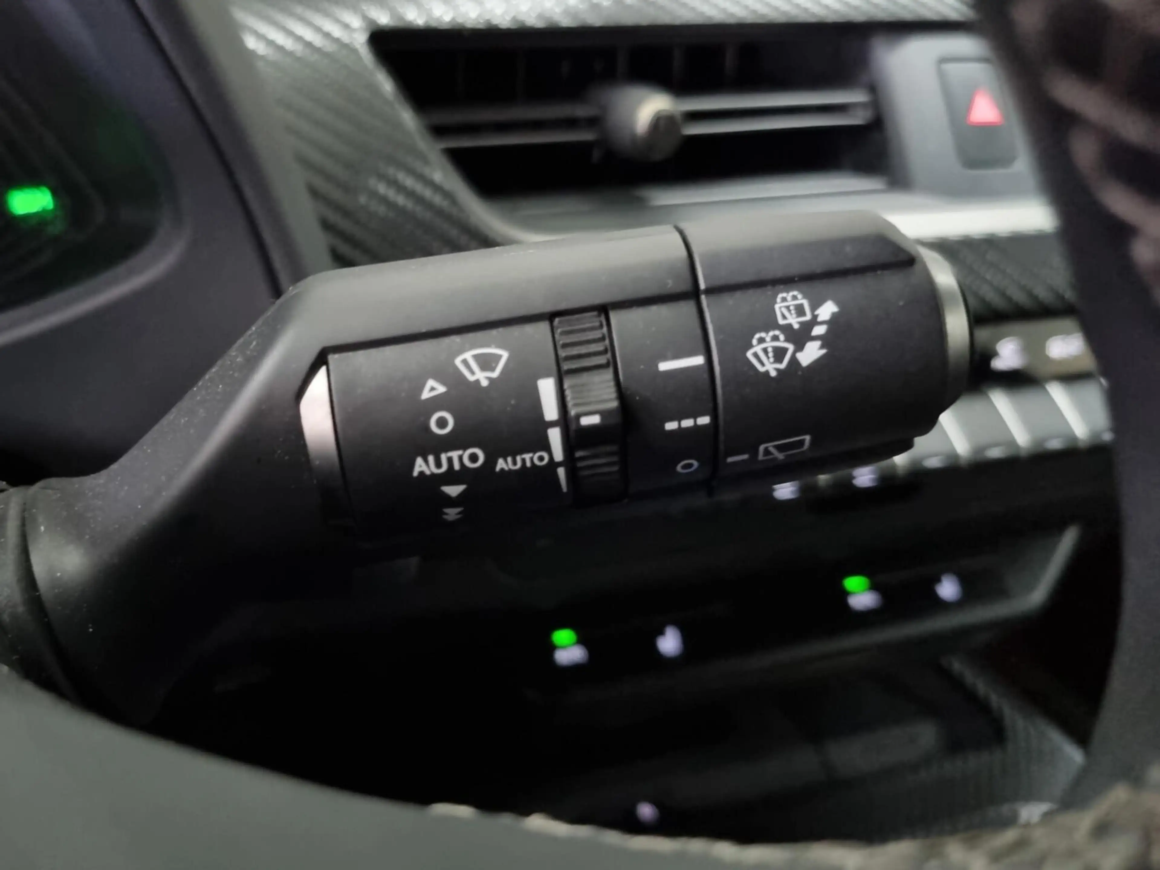 Lexus UX 250h Luxury Line / PDC / Leer / Trekhaak — photo 29