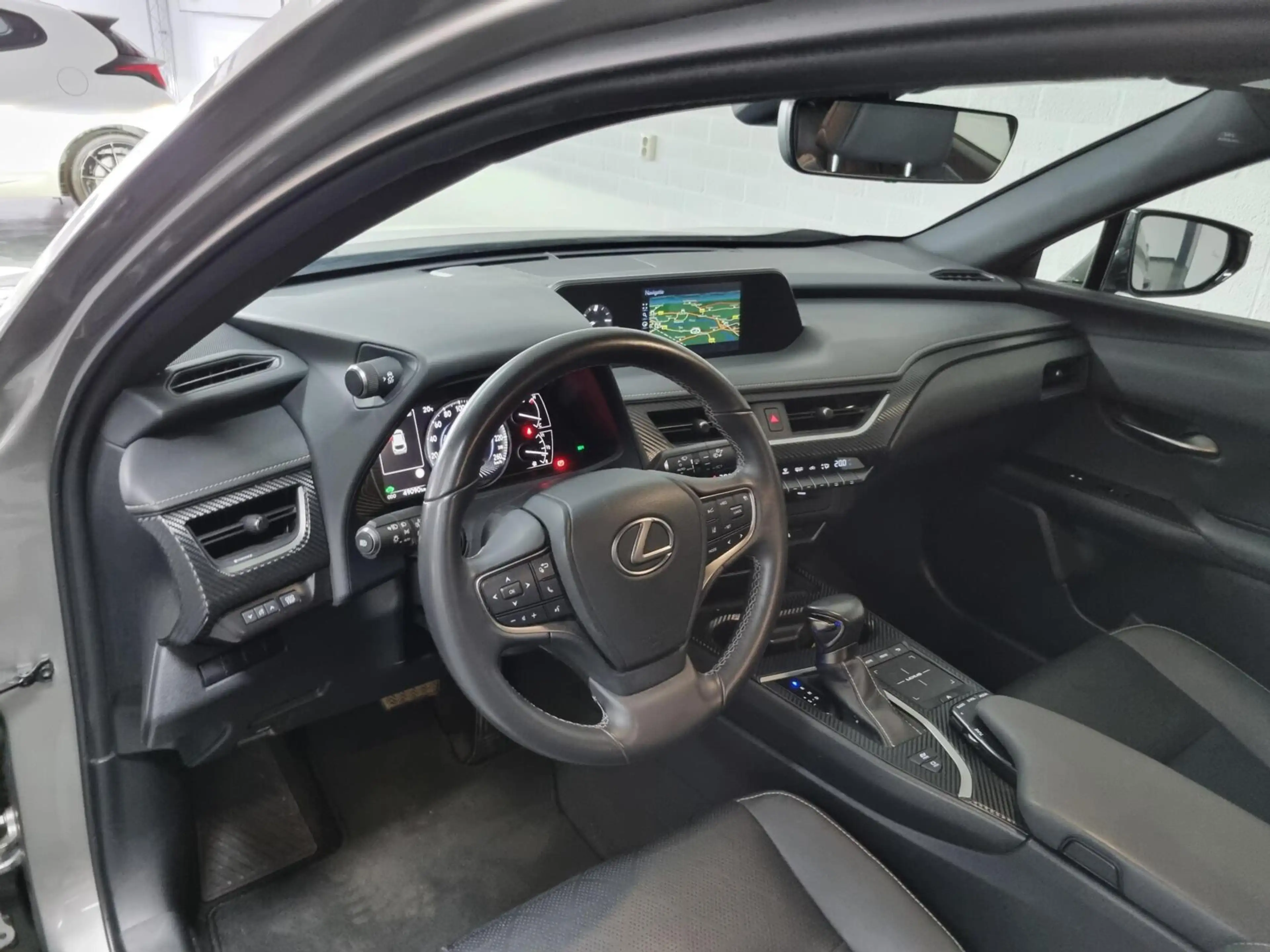 Lexus UX 250h Luxury Line / PDC / Leer / Trekhaak — photo 12