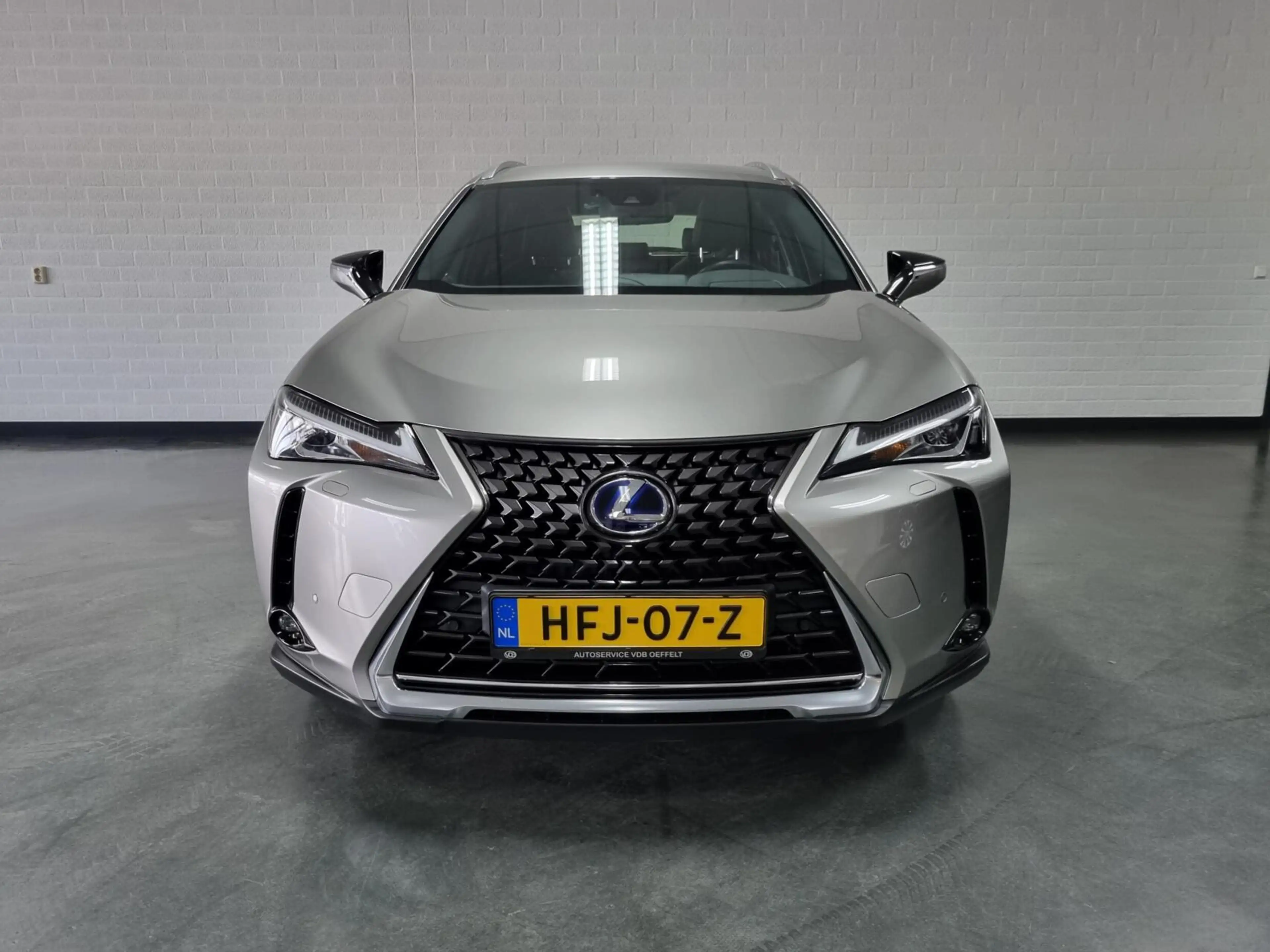 Lexus UX 250h Luxury Line / PDC / Leer / Trekhaak — photo 2