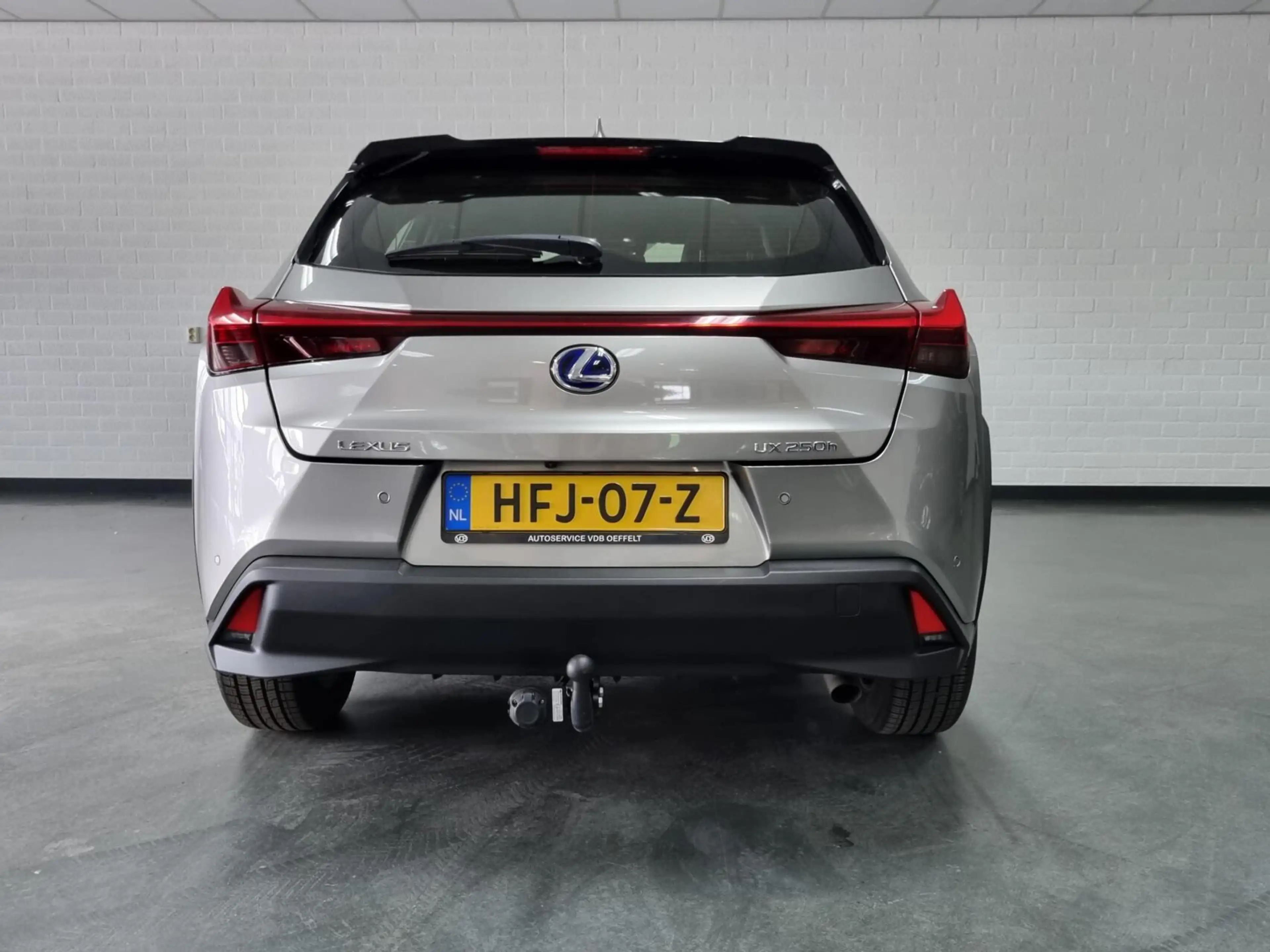 Lexus UX 250h Luxury Line / PDC / Leer / Trekhaak — photo 5
