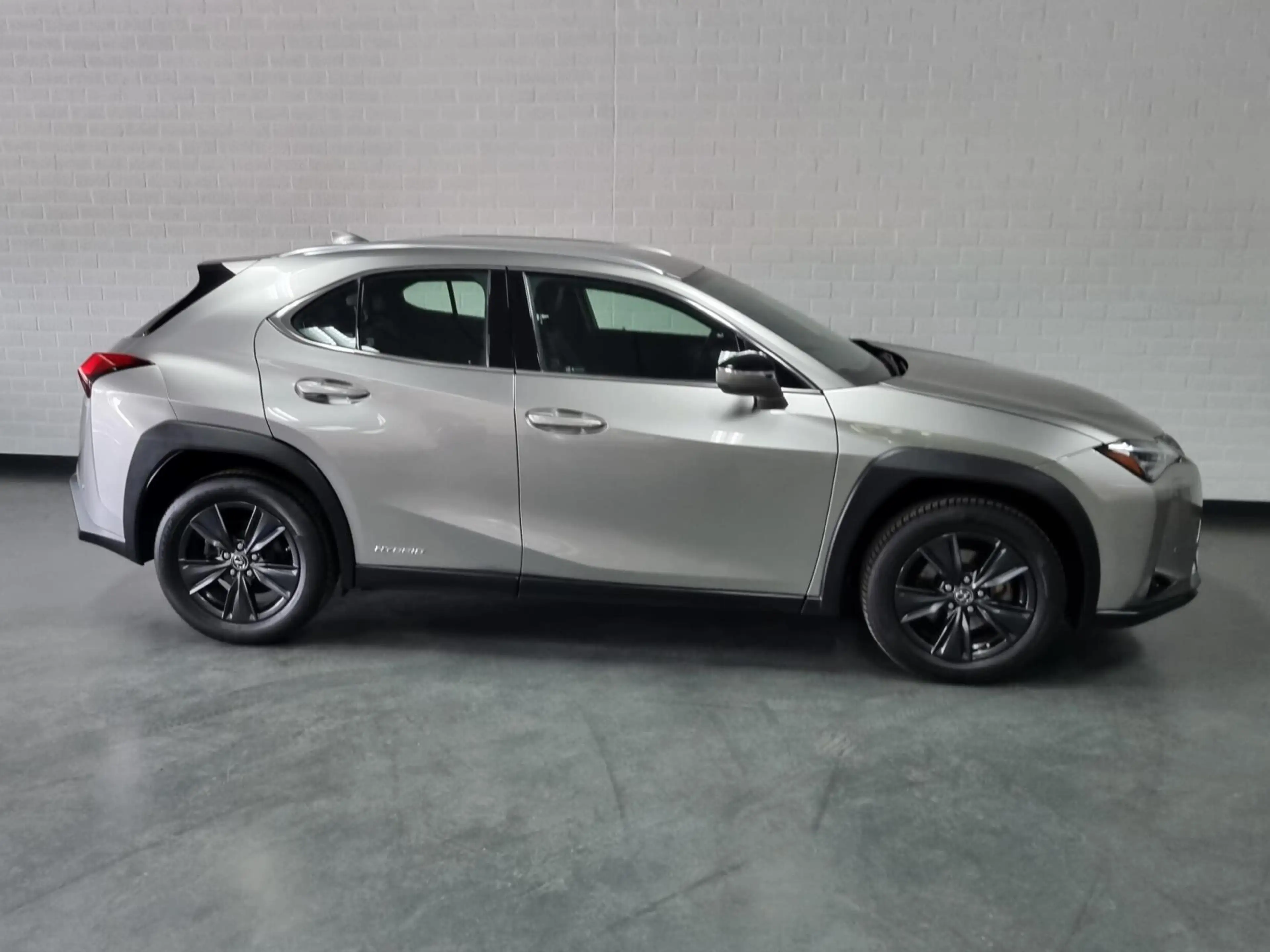 Lexus UX 250h Luxury Line / PDC / Leer / Trekhaak — photo 6