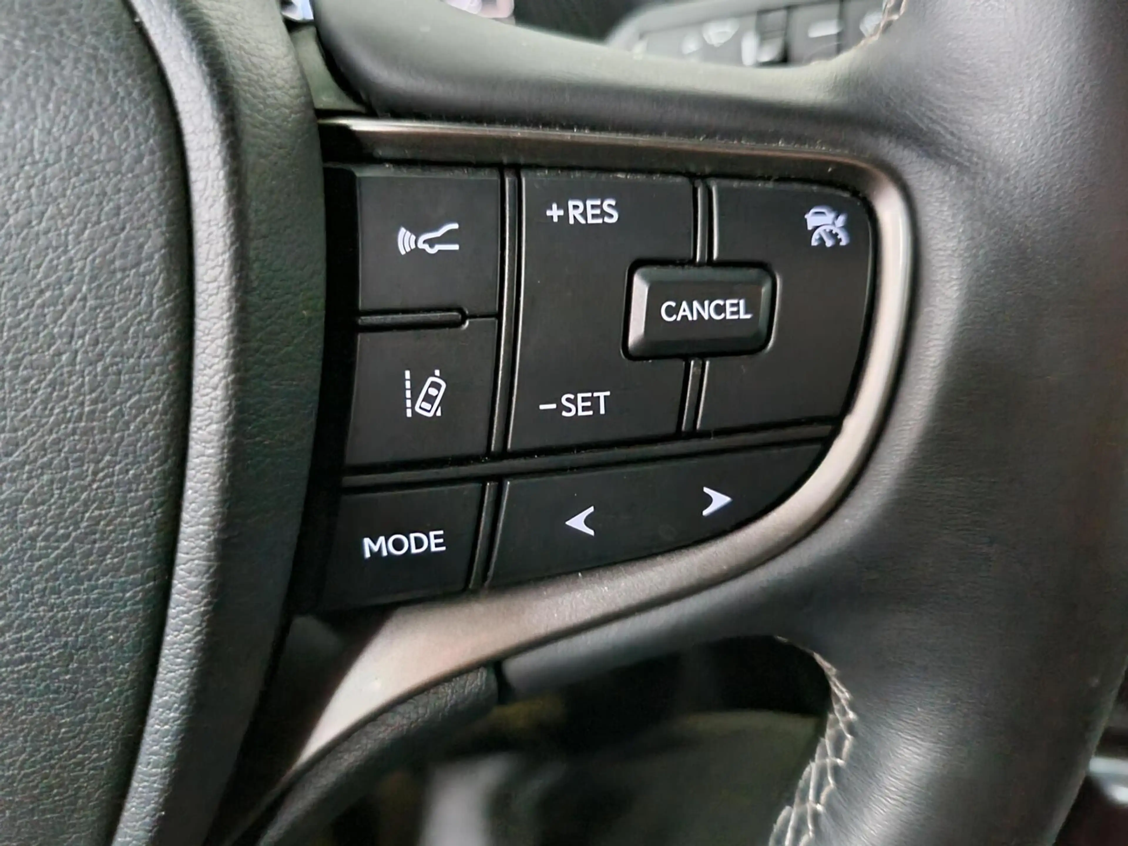 Lexus UX 250h Luxury Line / PDC / Leer / Trekhaak — photo 28