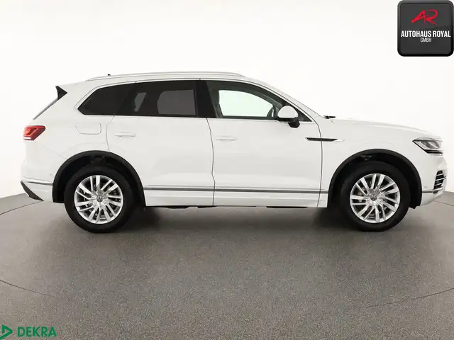 Volkswagen Touareg view 6
