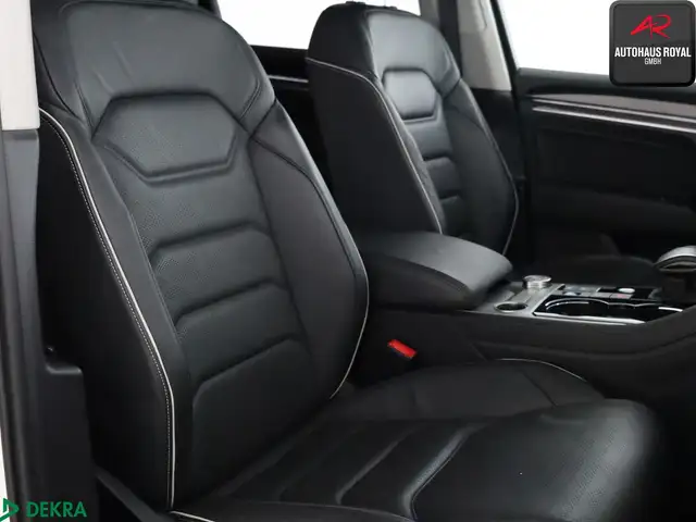 Volkswagen Touareg view 12