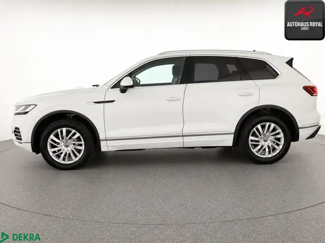 Volkswagen Touareg view 2