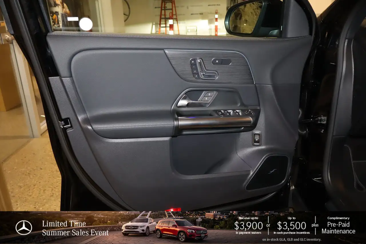 Mercedes-Benz GLA снимка Mercedes-Benz GLA