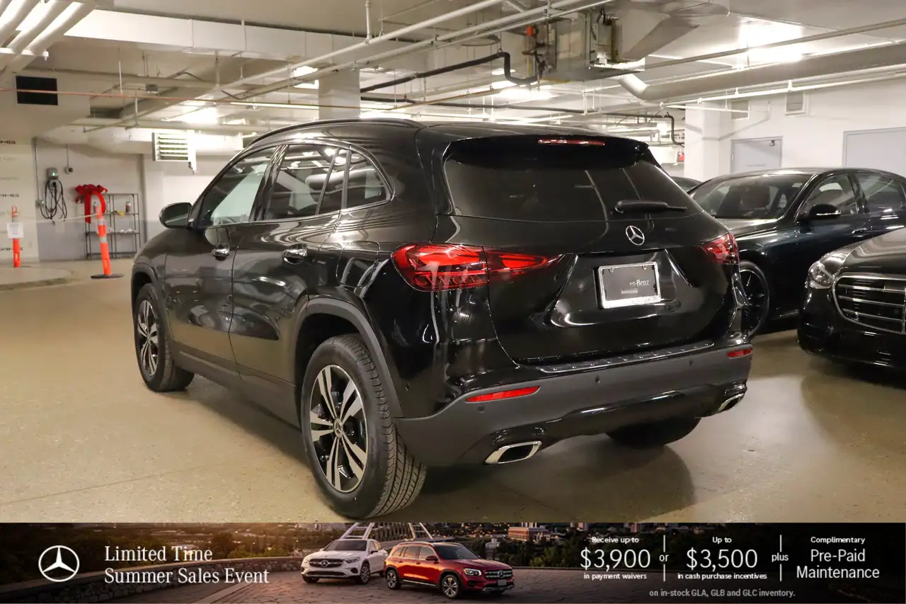 Mercedes-Benz GLA снимка Mercedes-Benz GLA