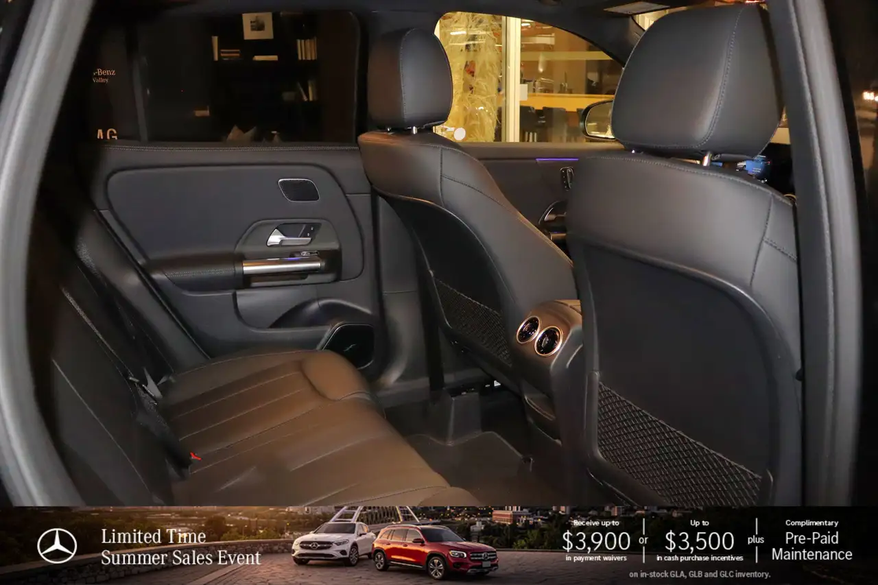 Mercedes-Benz GLA снимка Mercedes-Benz GLA