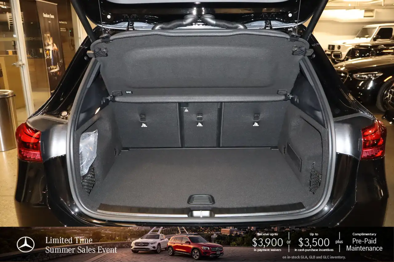 Mercedes-Benz GLA снимка Mercedes-Benz GLA