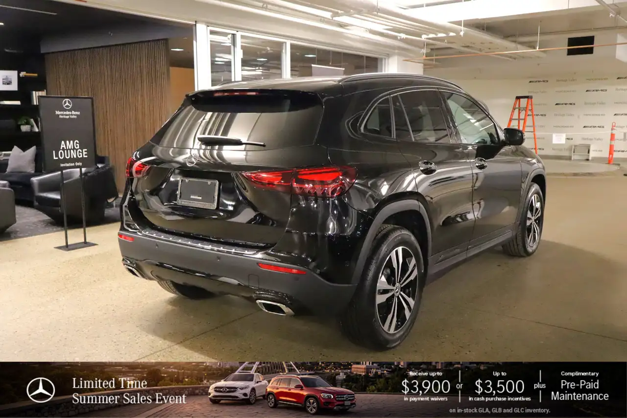 Mercedes-Benz GLA снимка Mercedes-Benz GLA