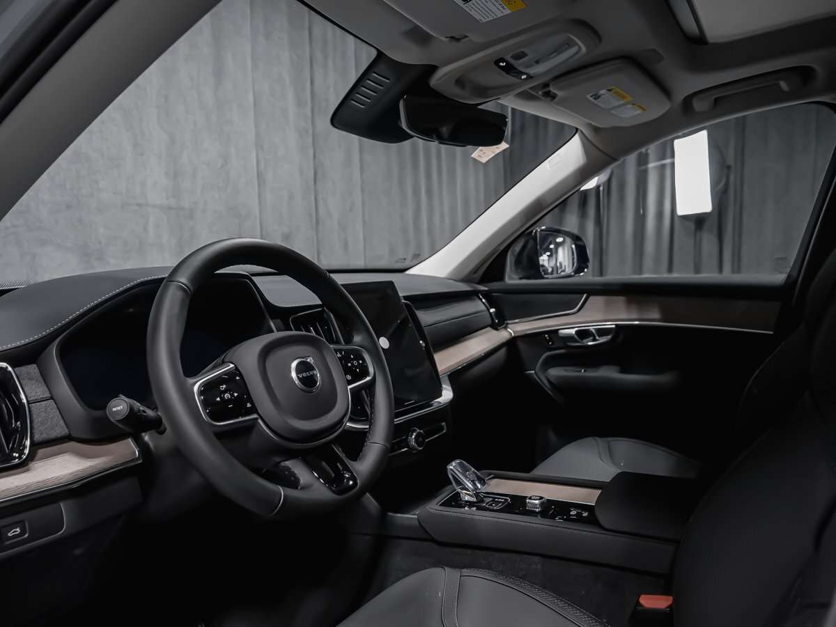 2026 Volvo XC90 Plus 7-Seater (Dark Theme) thumb 7