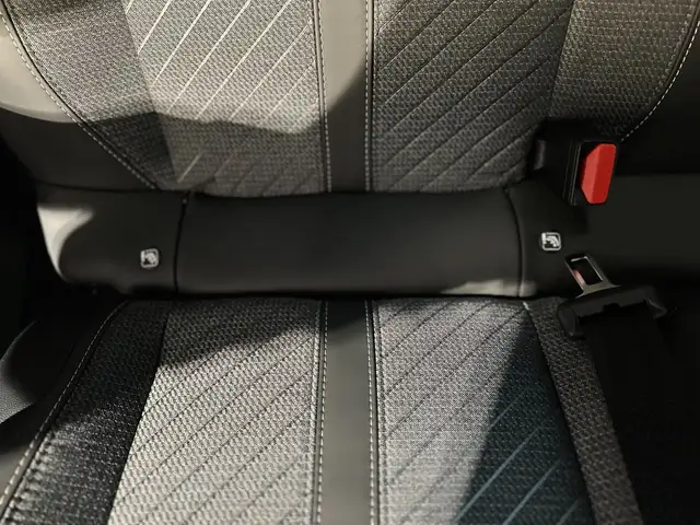 Peugeot 2008 view 10