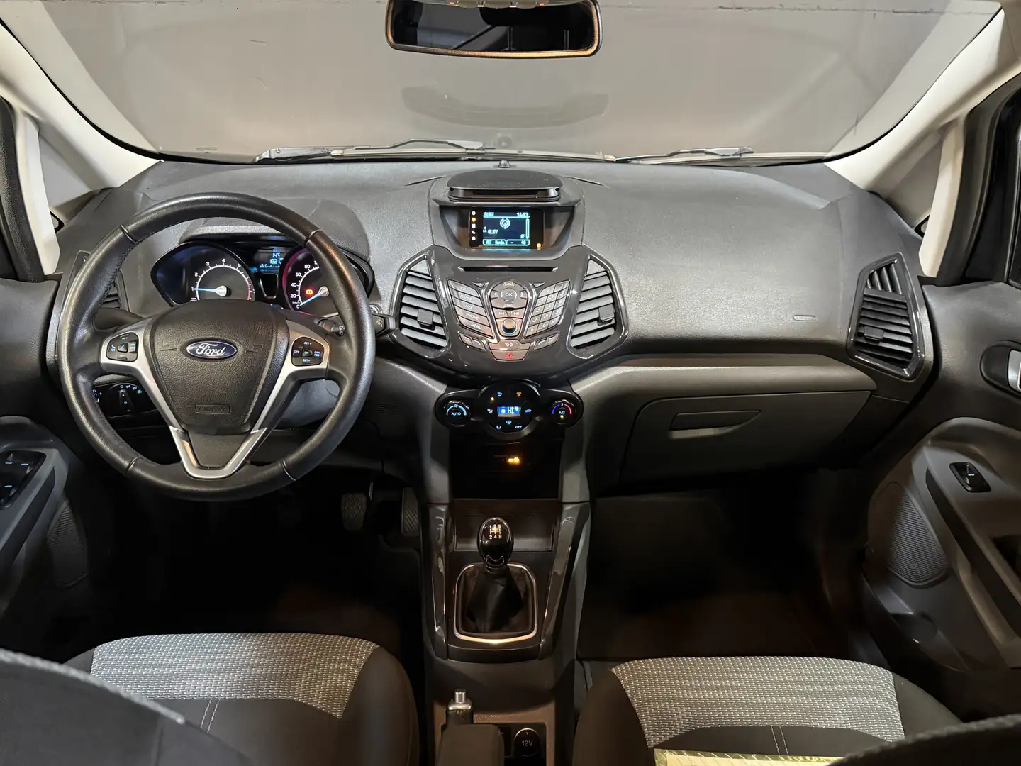 Ford EcoSport 1.0 EcoBoost Titanium | Keyless | Goed onderhouden Zwart - 2