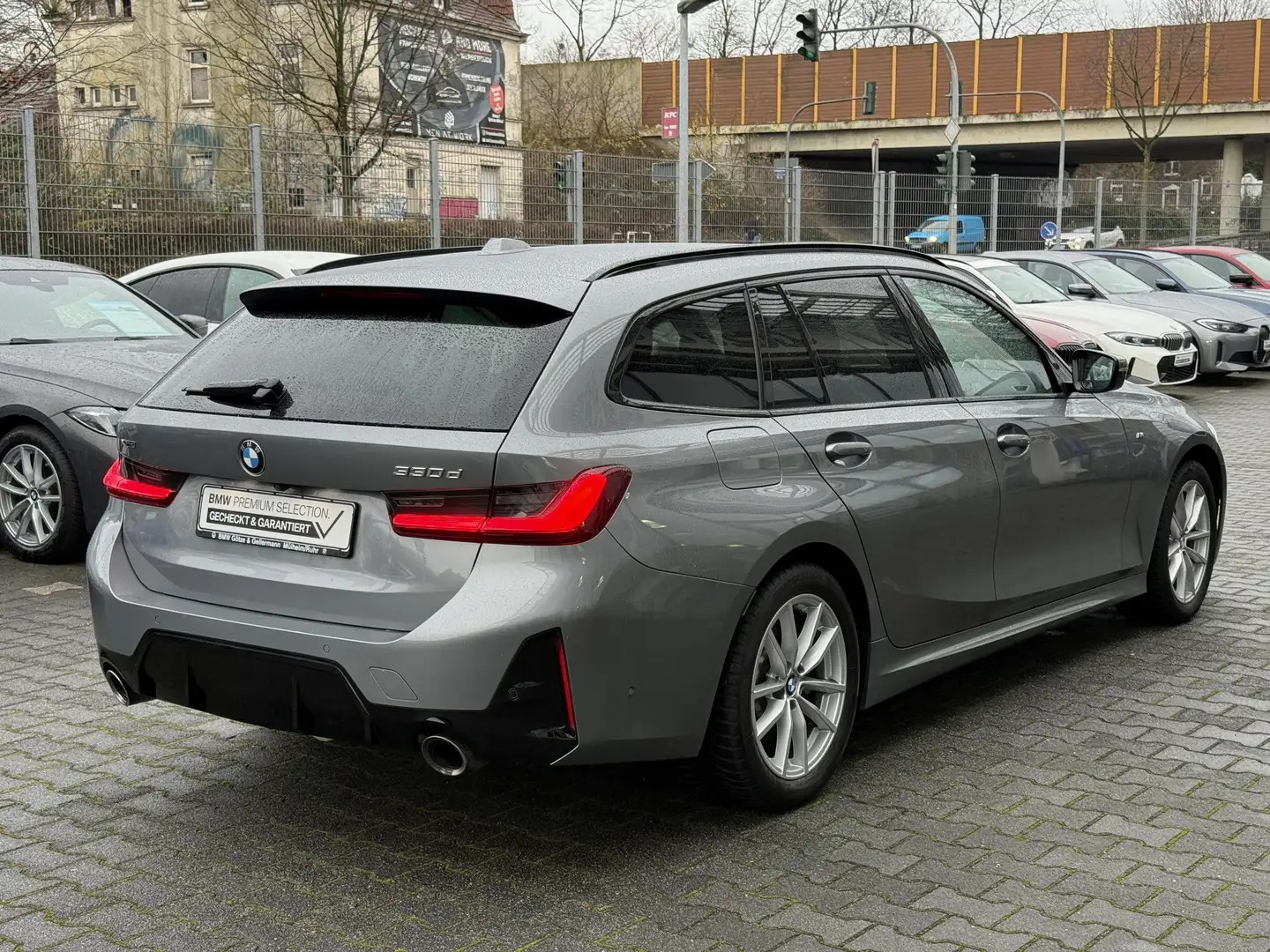 BMW 330 d xDrive Touring M  // Leas.ab EUR547,-inkl. Grau - 2