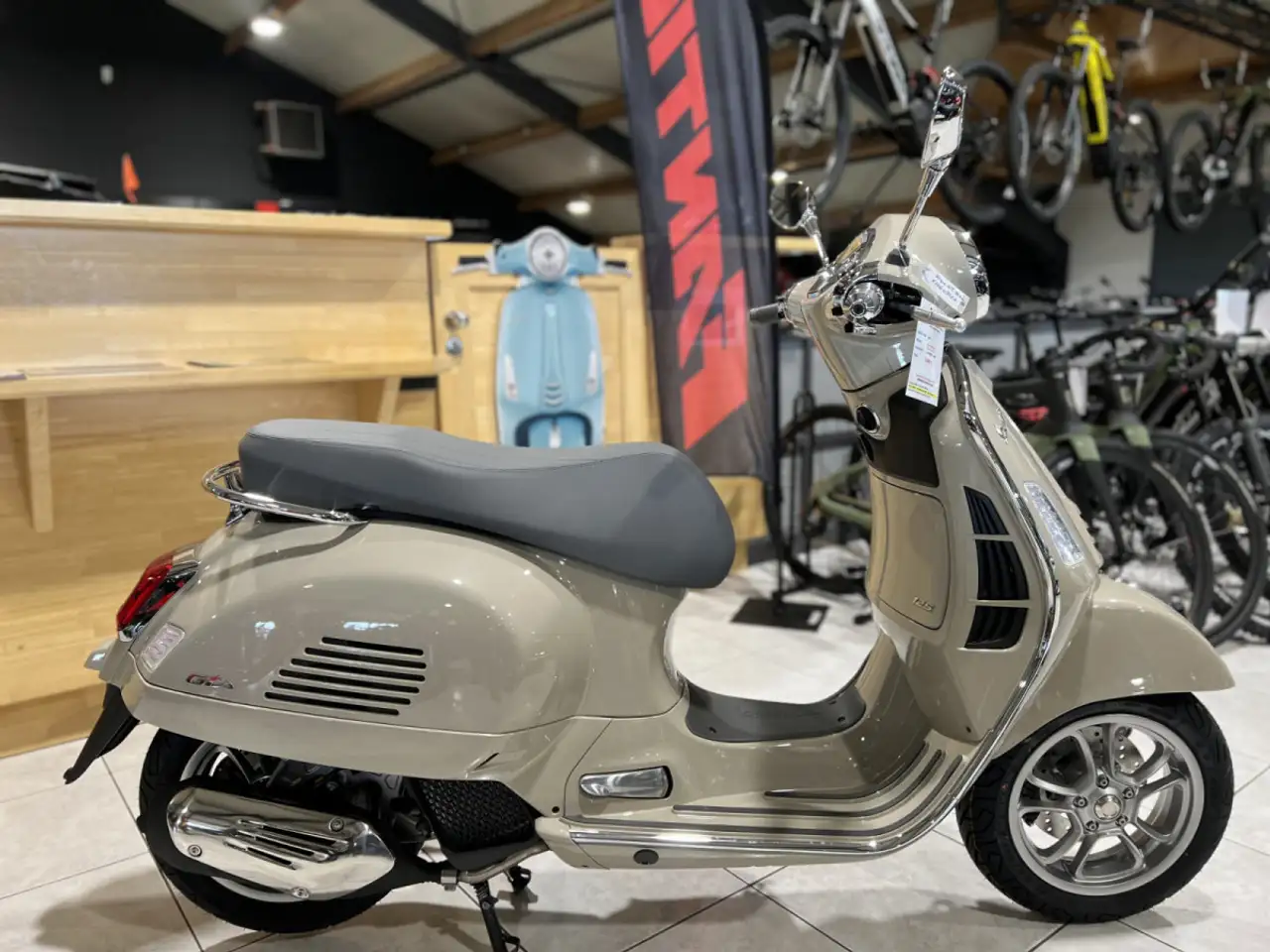 Vespa GTS 310