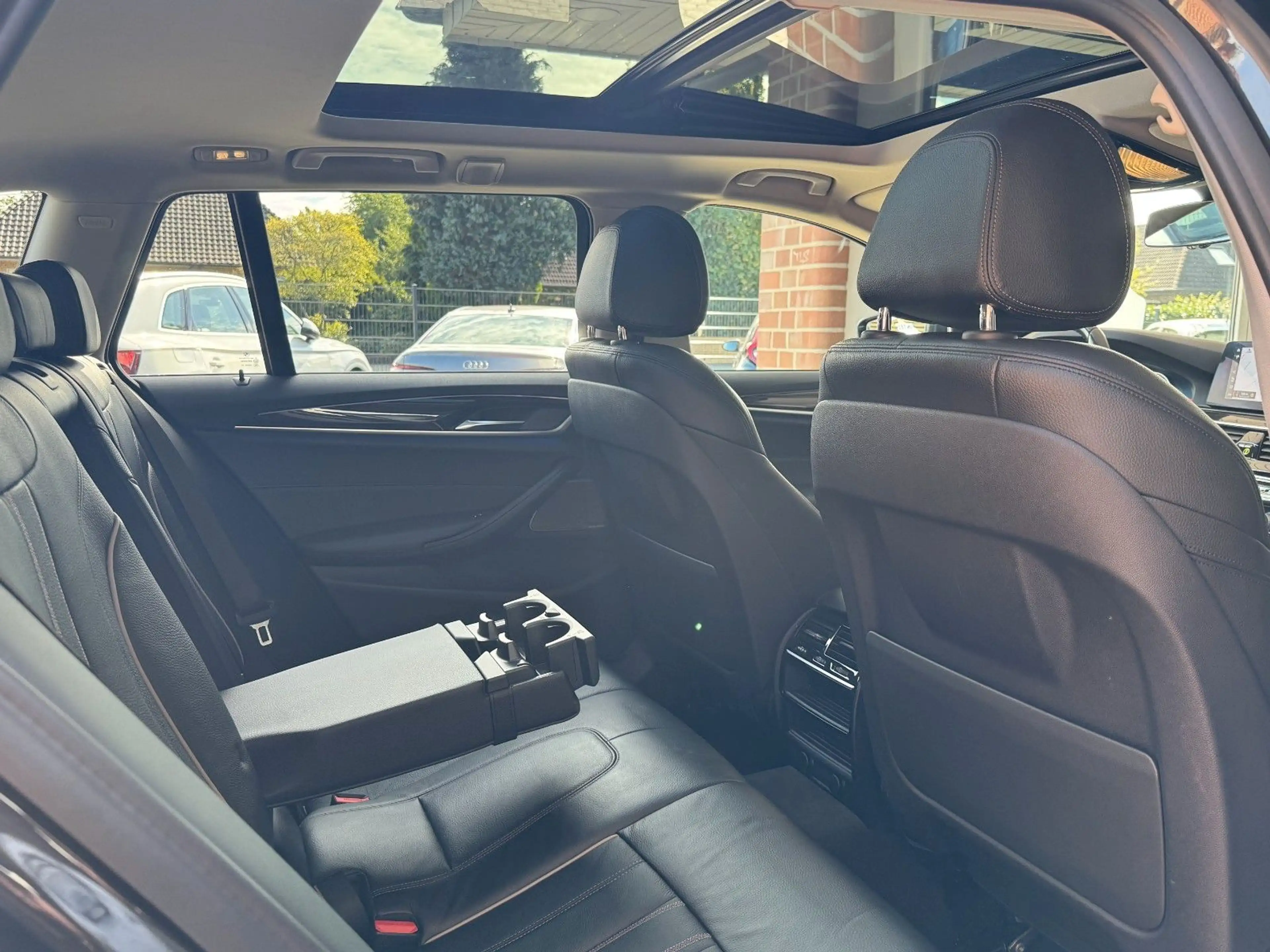 BMW 520 5 Touring 520 d xDrive Sport Line — photo 21