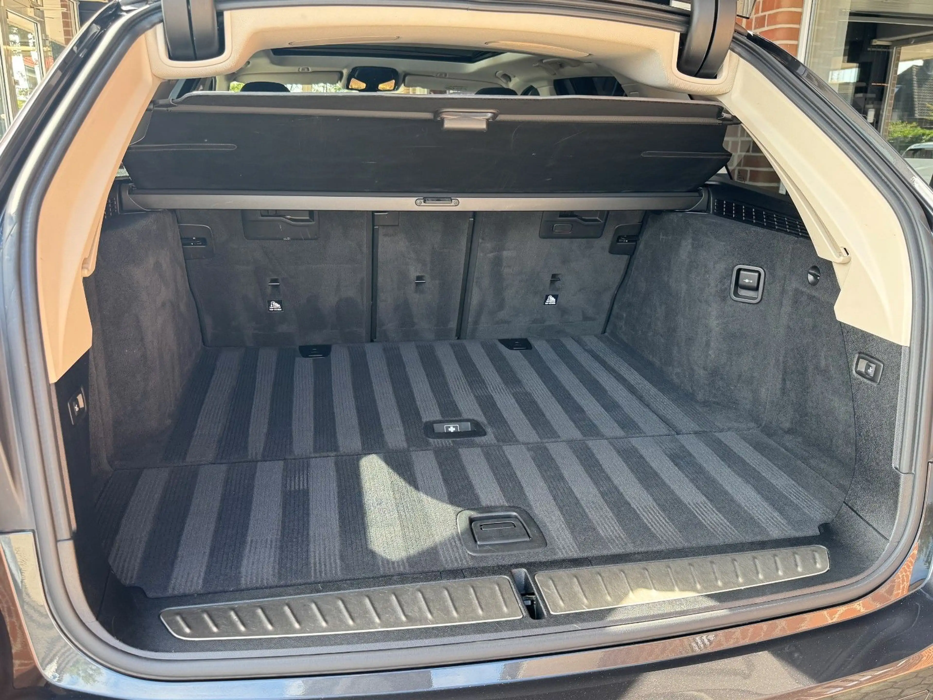 BMW 520 5 Touring 520 d xDrive Sport Line — photo 23