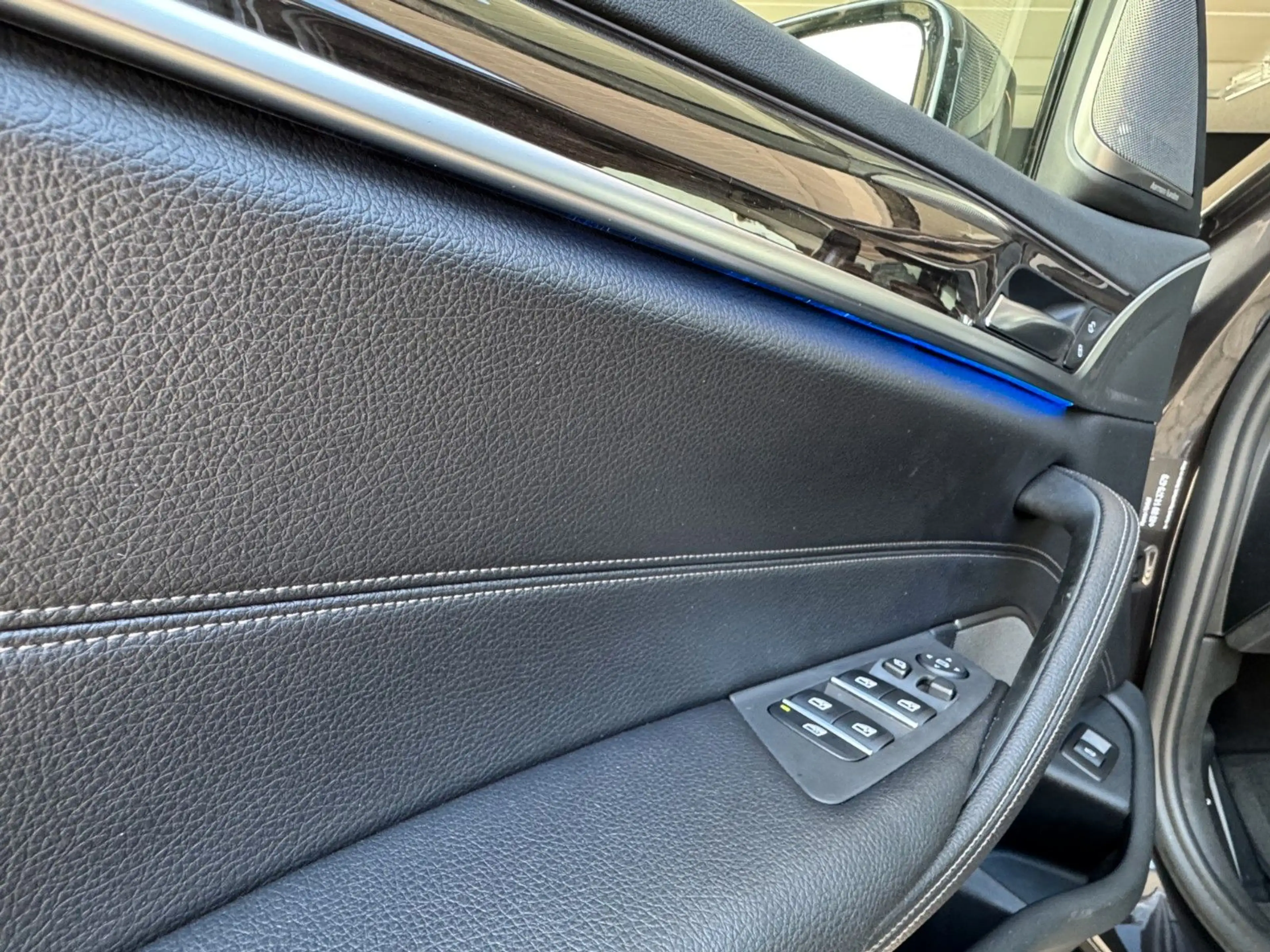 BMW 520 5 Touring 520 d xDrive Sport Line — photo 17