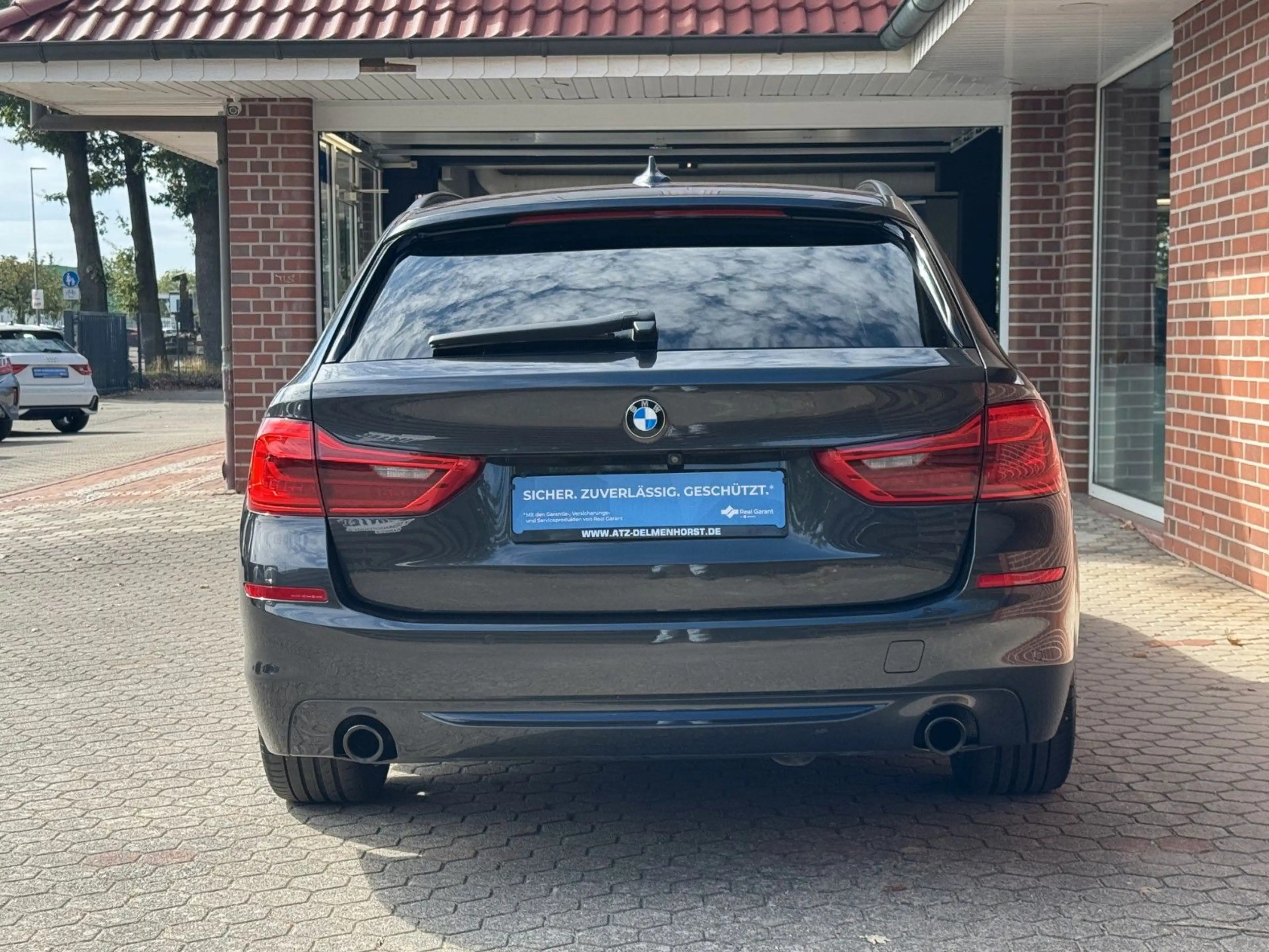 BMW 520 5 Touring 520 d xDrive Sport Line — photo 4