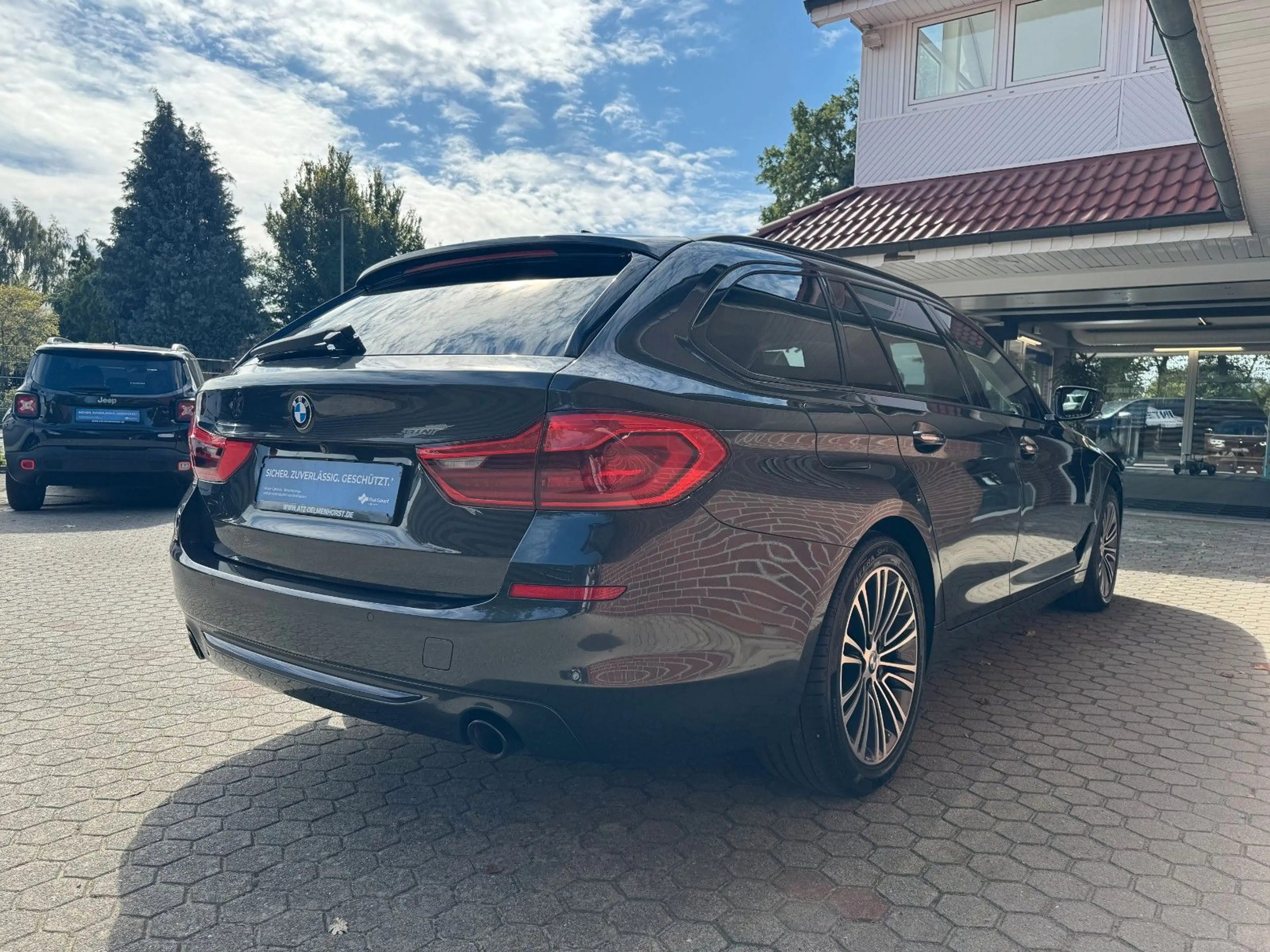 BMW 520 5 Touring 520 d xDrive Sport Line — photo 7
