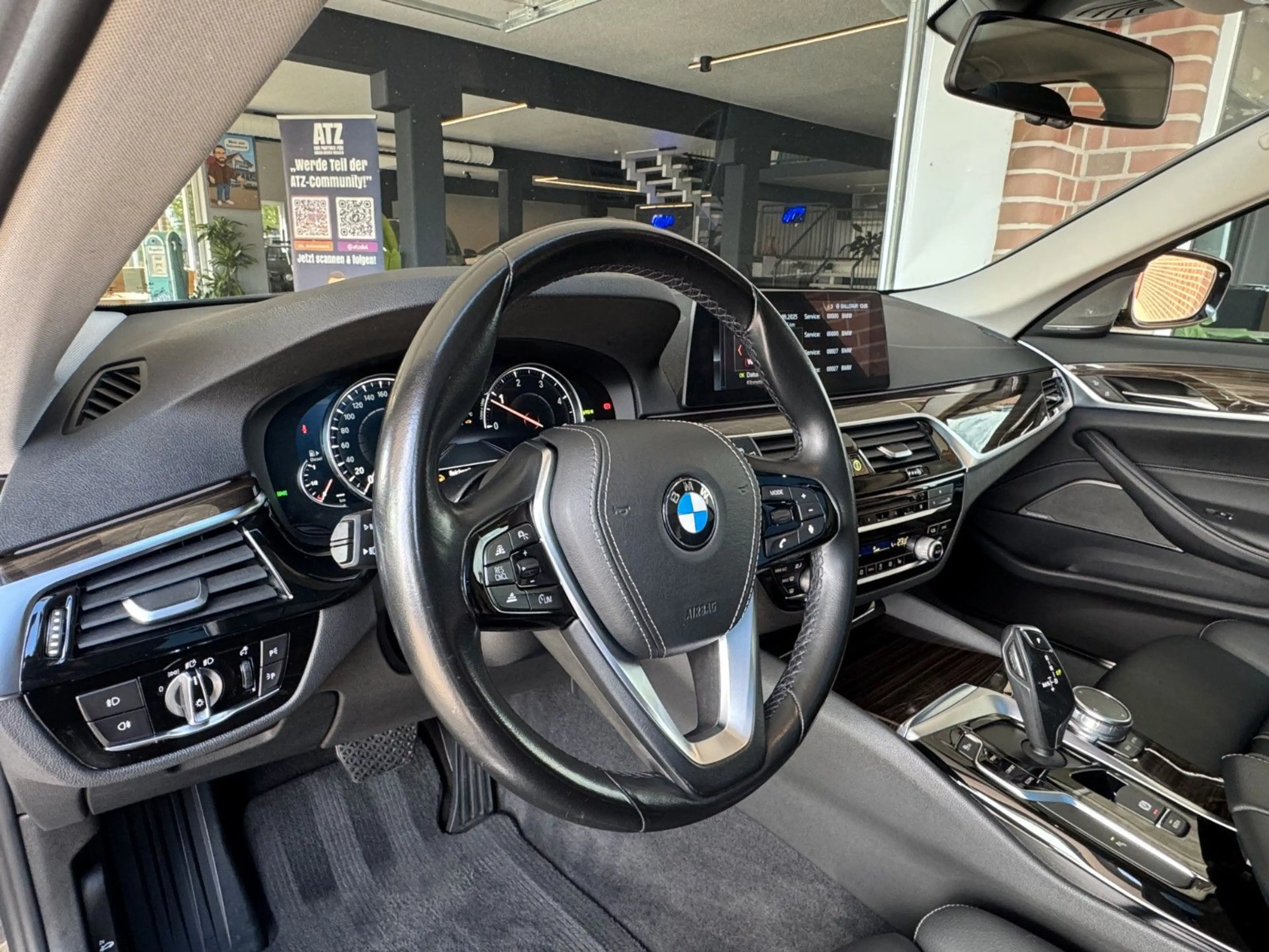 BMW 520 5 Touring 520 d xDrive Sport Line — photo 9