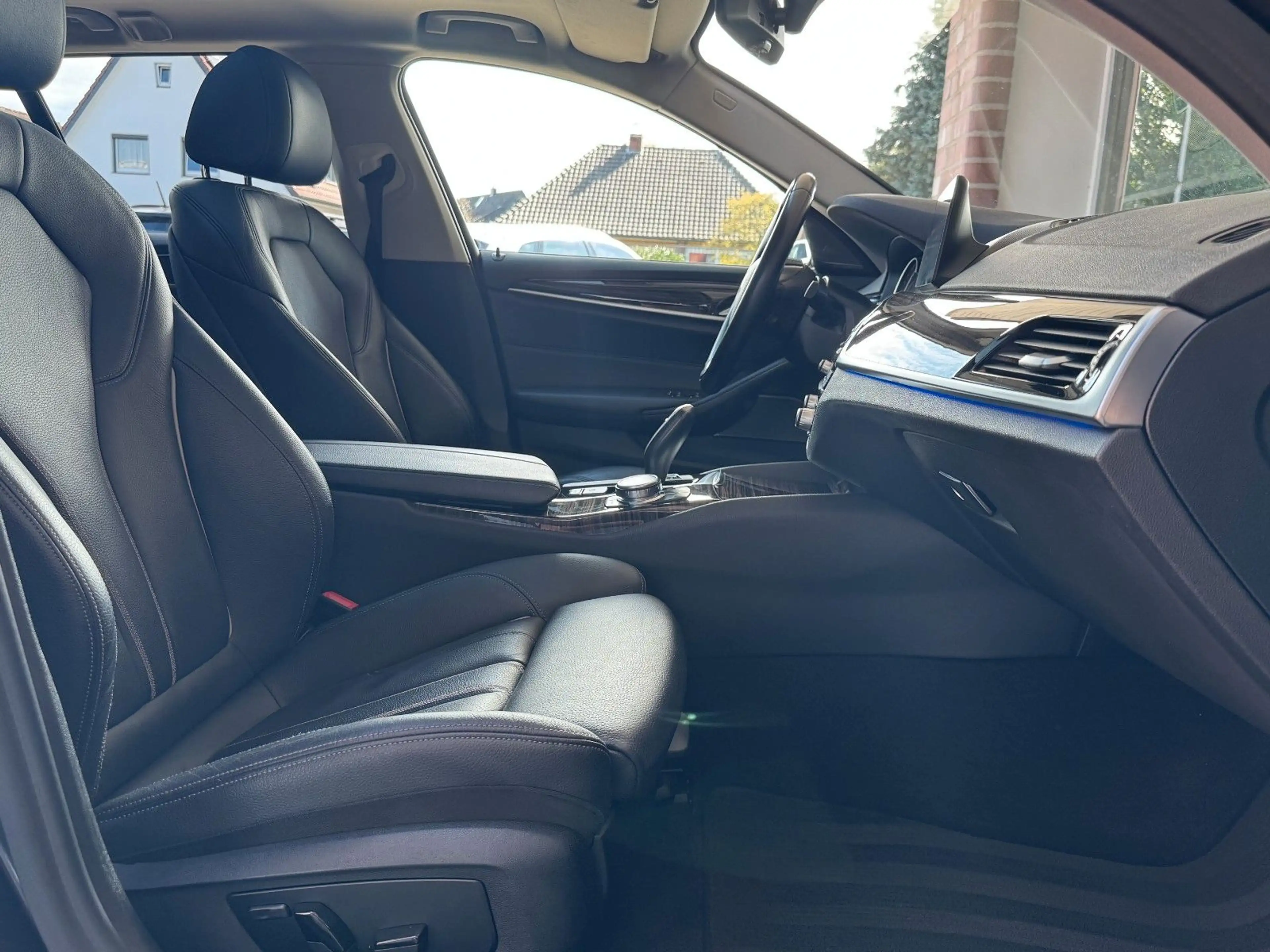 BMW 520 5 Touring 520 d xDrive Sport Line — photo 18