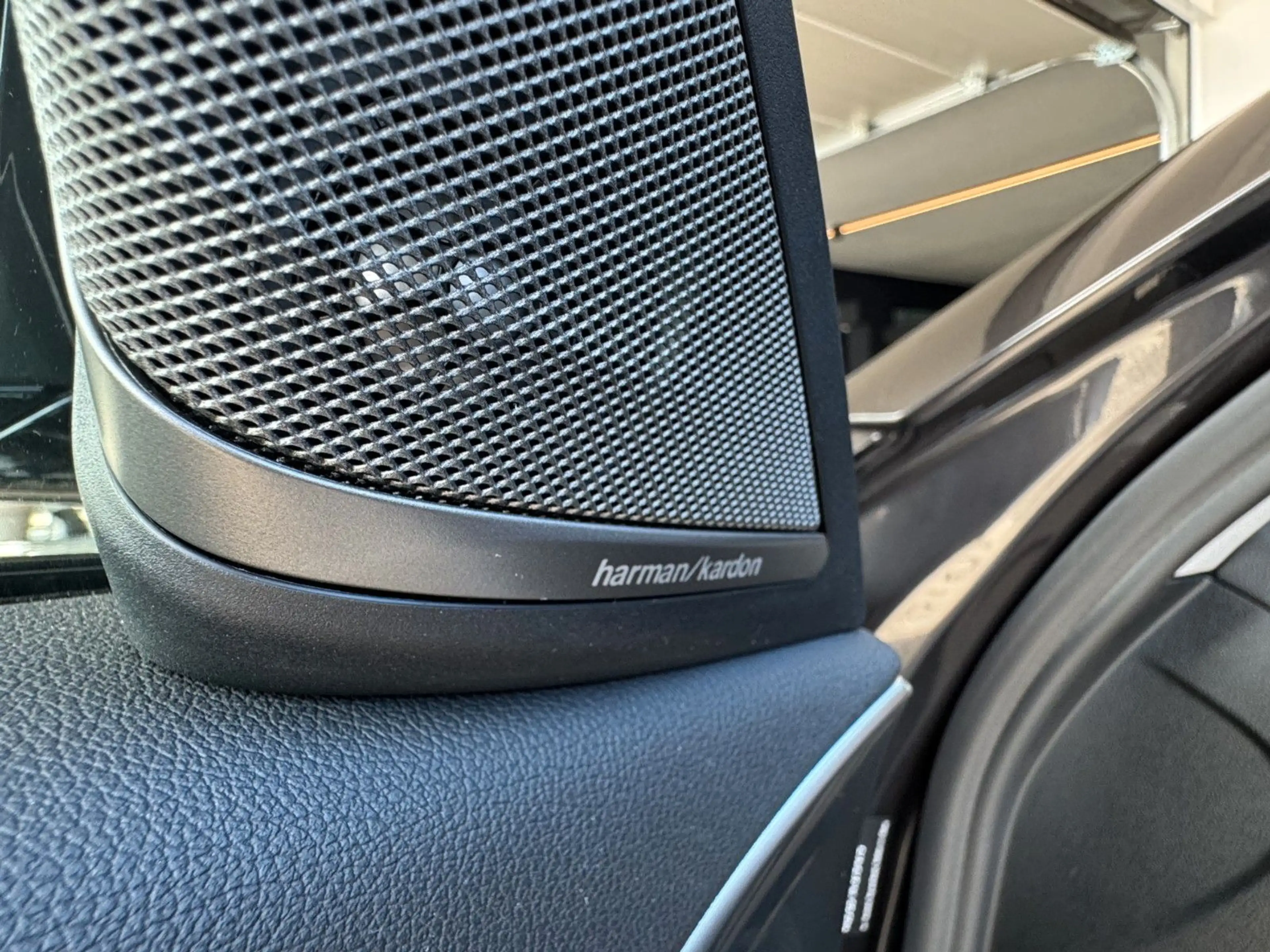 BMW 520 5 Touring 520 d xDrive Sport Line — photo 20